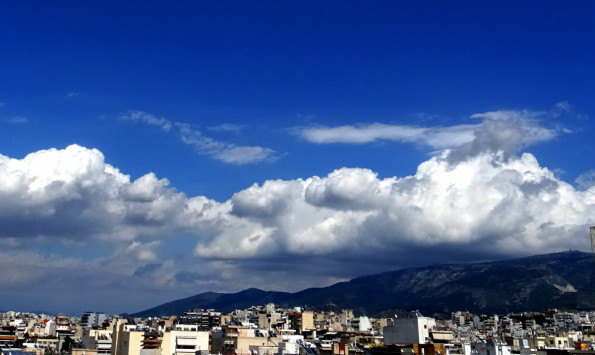 Καιρός: Πέφτει η θερμοκρασία την Τρίτη