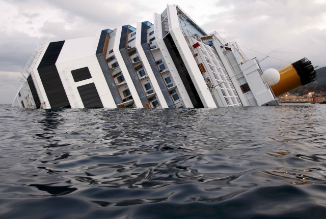 Το κουφάρι του Costa Concordia - ΦΩΤΟΓΡΑΦΙΑ ΑΡΧΕΙΟΥ REUTERS