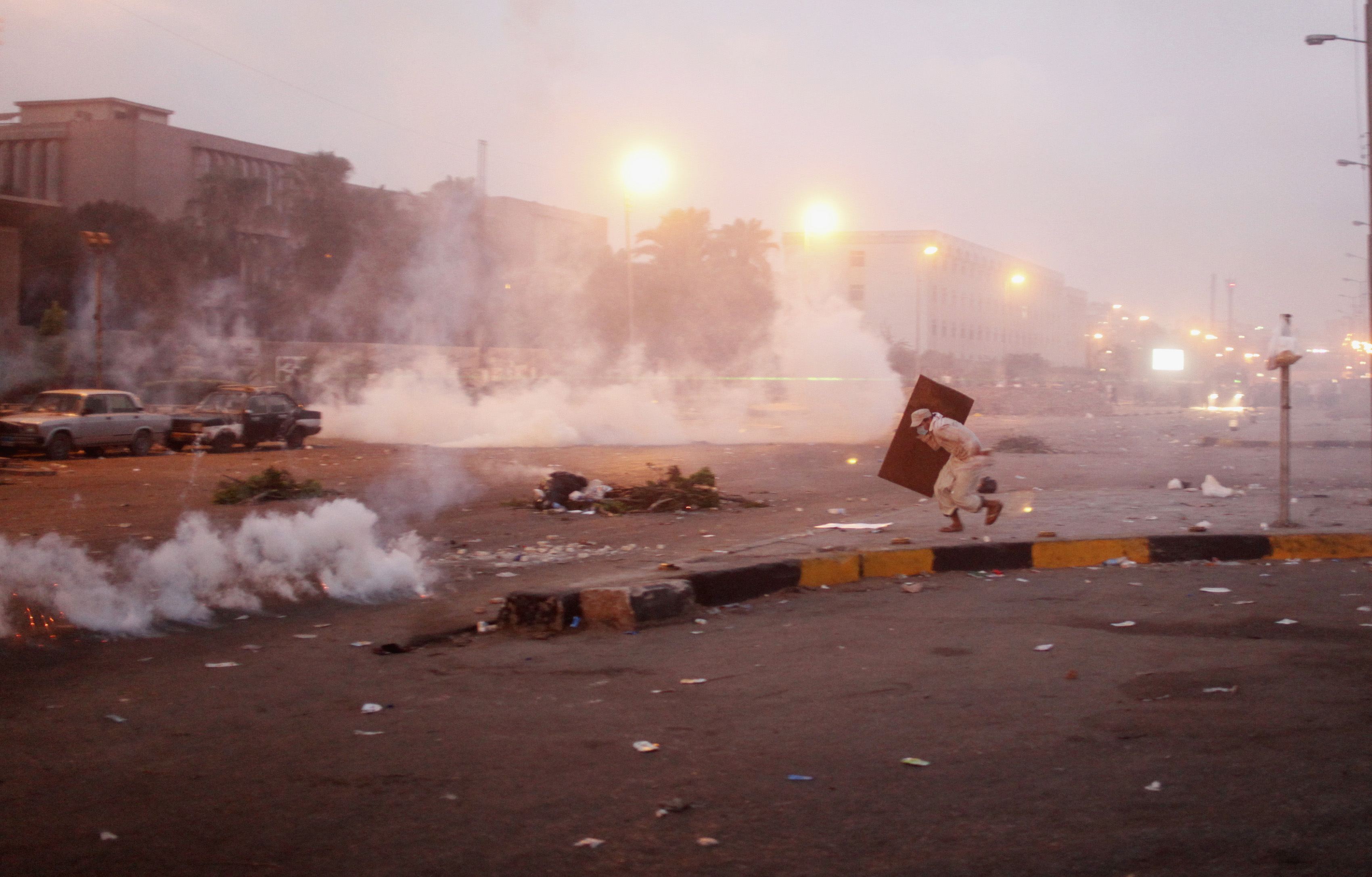 Πεδίο μάχης το Κάιρο - ΦΩΤΟΓΡΑΦΙΑ REUTERS