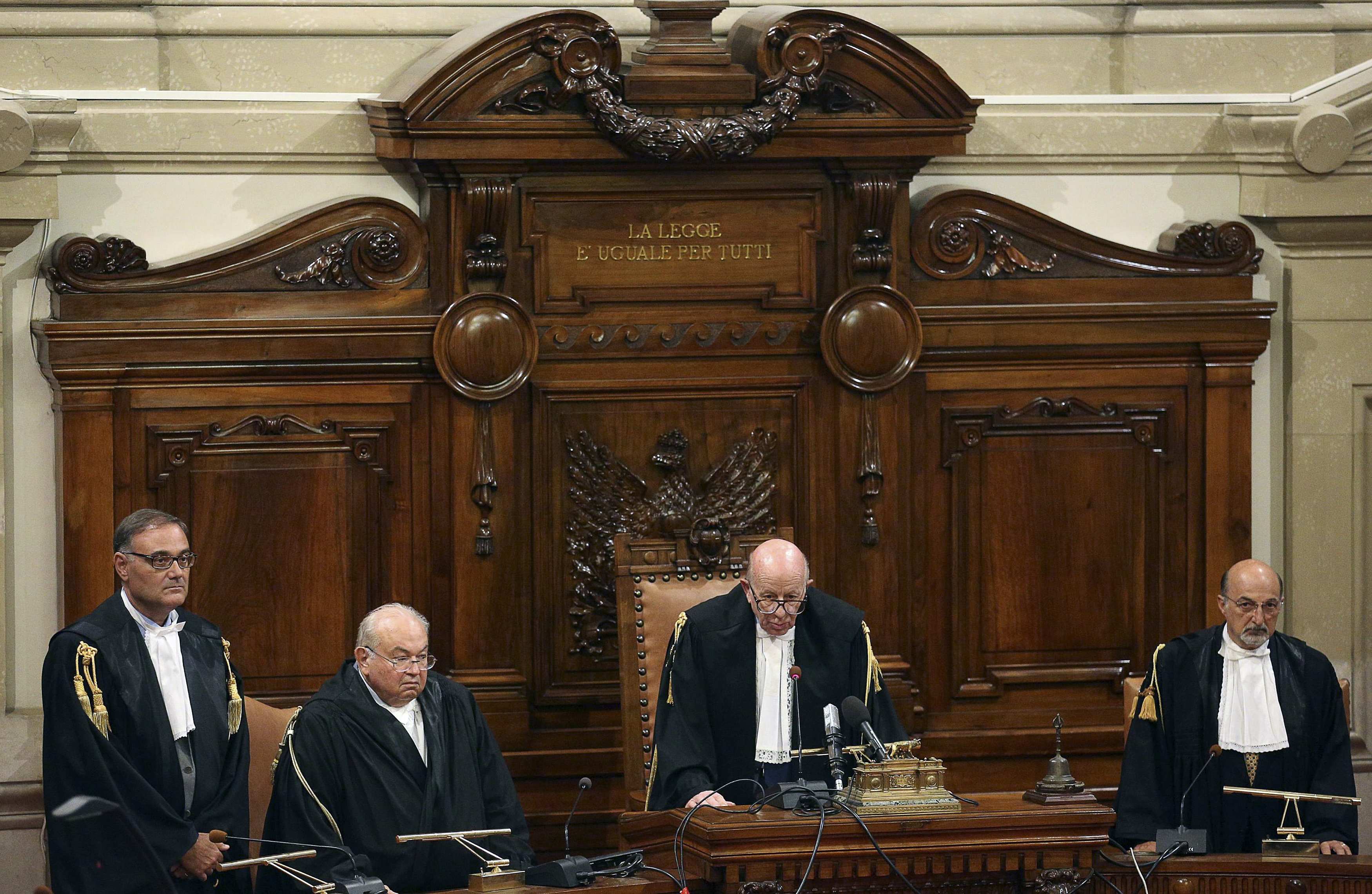 Η απόφαση του Αρείου Πάγου να επικυρώσει την καταδίκη του Μπερλουσκόνι προκαλεί αναταράξεις στο πολιτικό σκηνικό της Ιταλίας - ΦΩΤΟΓΡΑΦΙΑ REUTERS