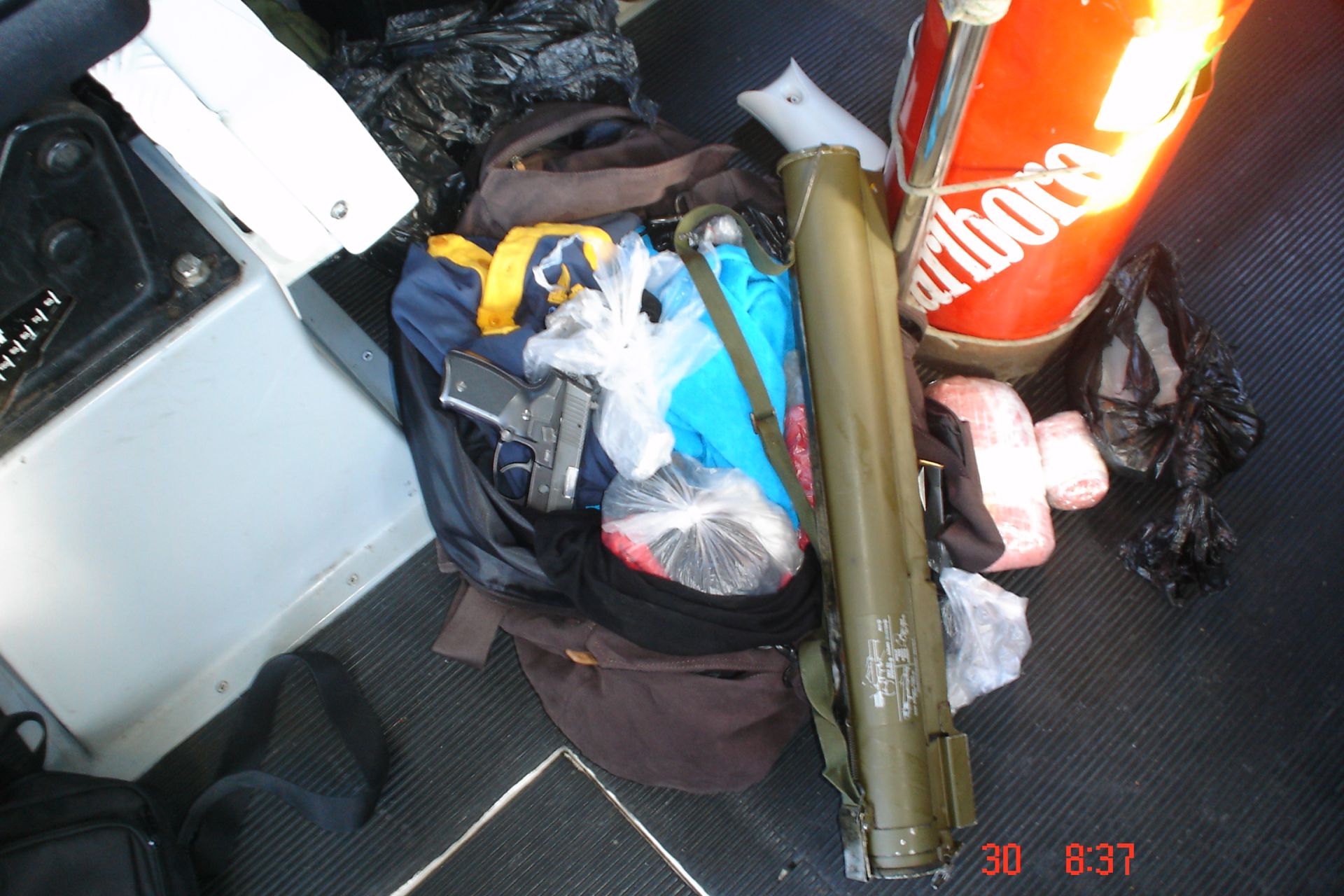 Τα όπλα που βρέθηκαν στο φουσκωτό - ΦΩΤΟΓΡΑΦΙΑ EUROKINISSI