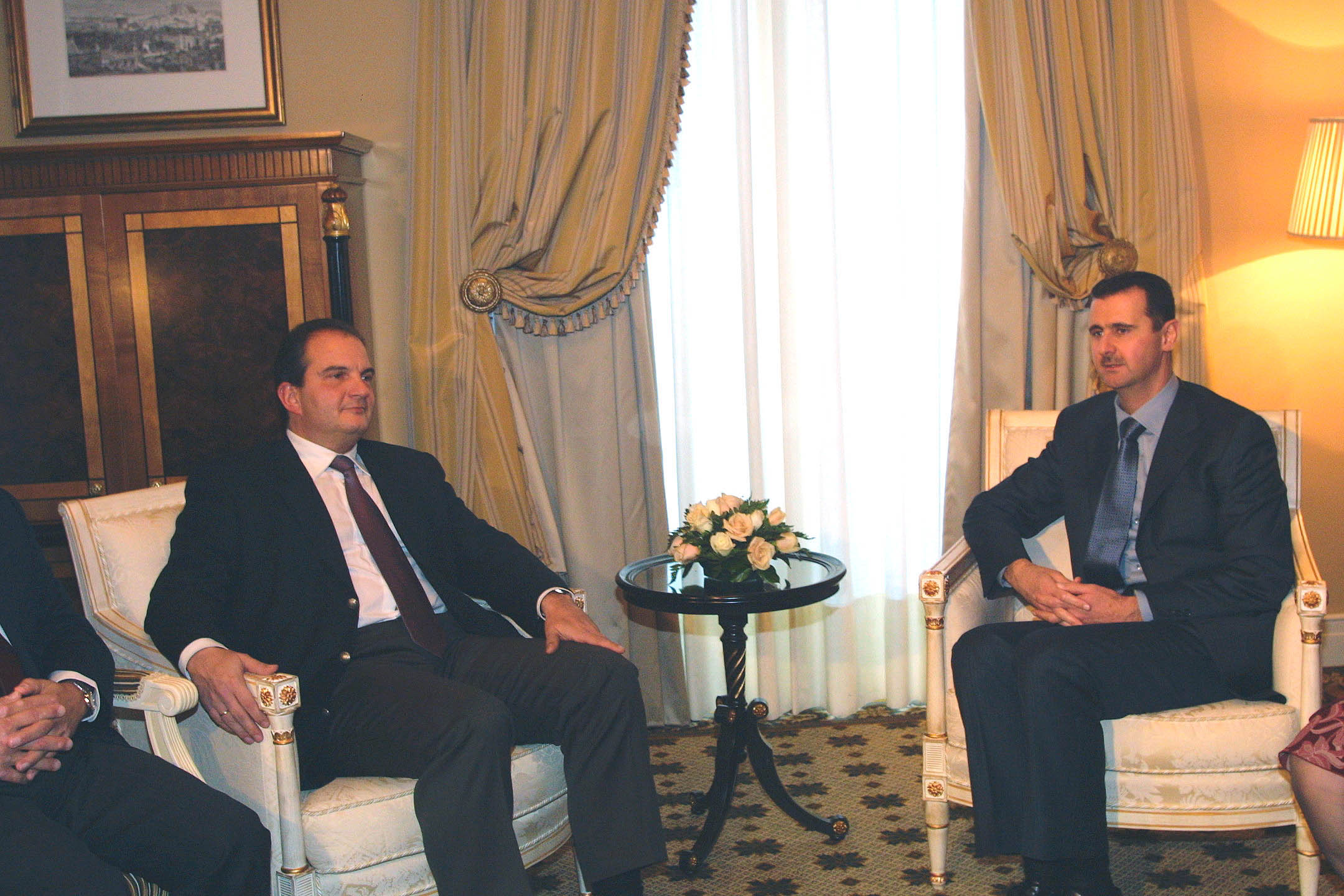 Με τον πρώην πρωθυπουργό Κώστα Καραμανλή