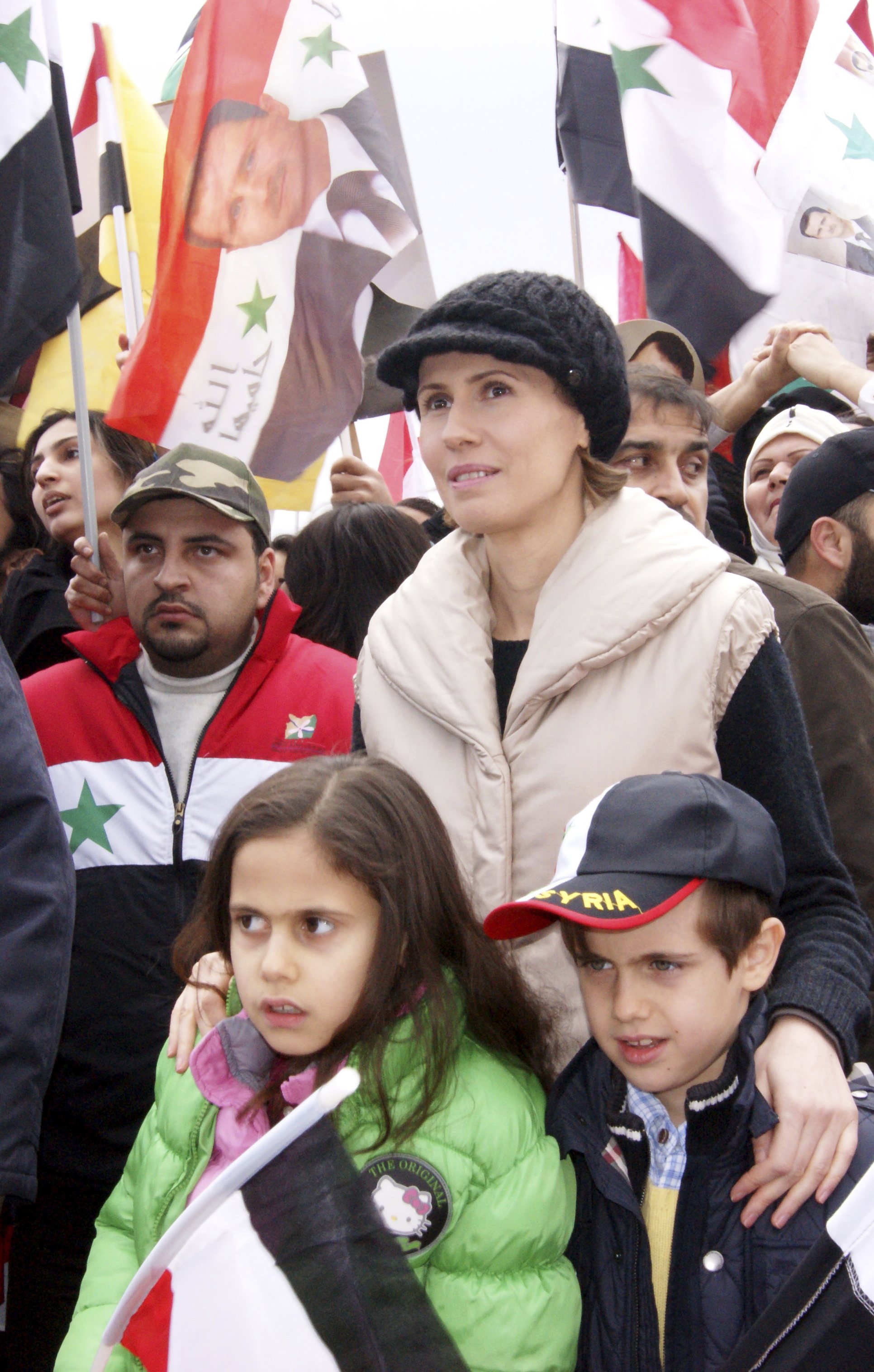 Η Άζμα Άσαντ με τα δυο μικρότερα παιδιά της, την 9χρονη Ζέιν και τον 7χρονο Καρίμ - ΦΩΤΟΓΡΑΦΙΑ REUTERS