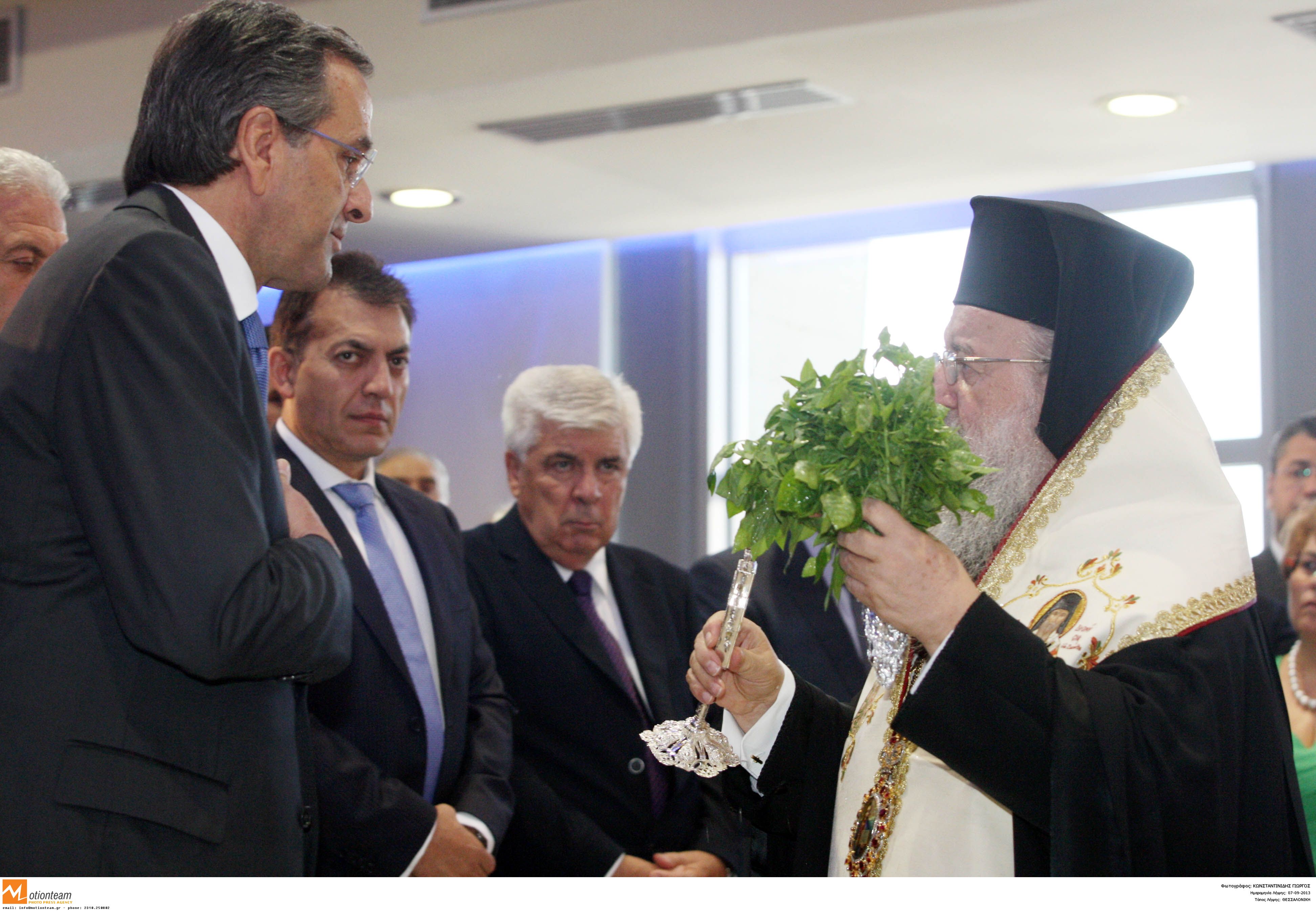 Αλήθεια σας λέω, θα το πω, στο σταυρό που σας κάνω! 