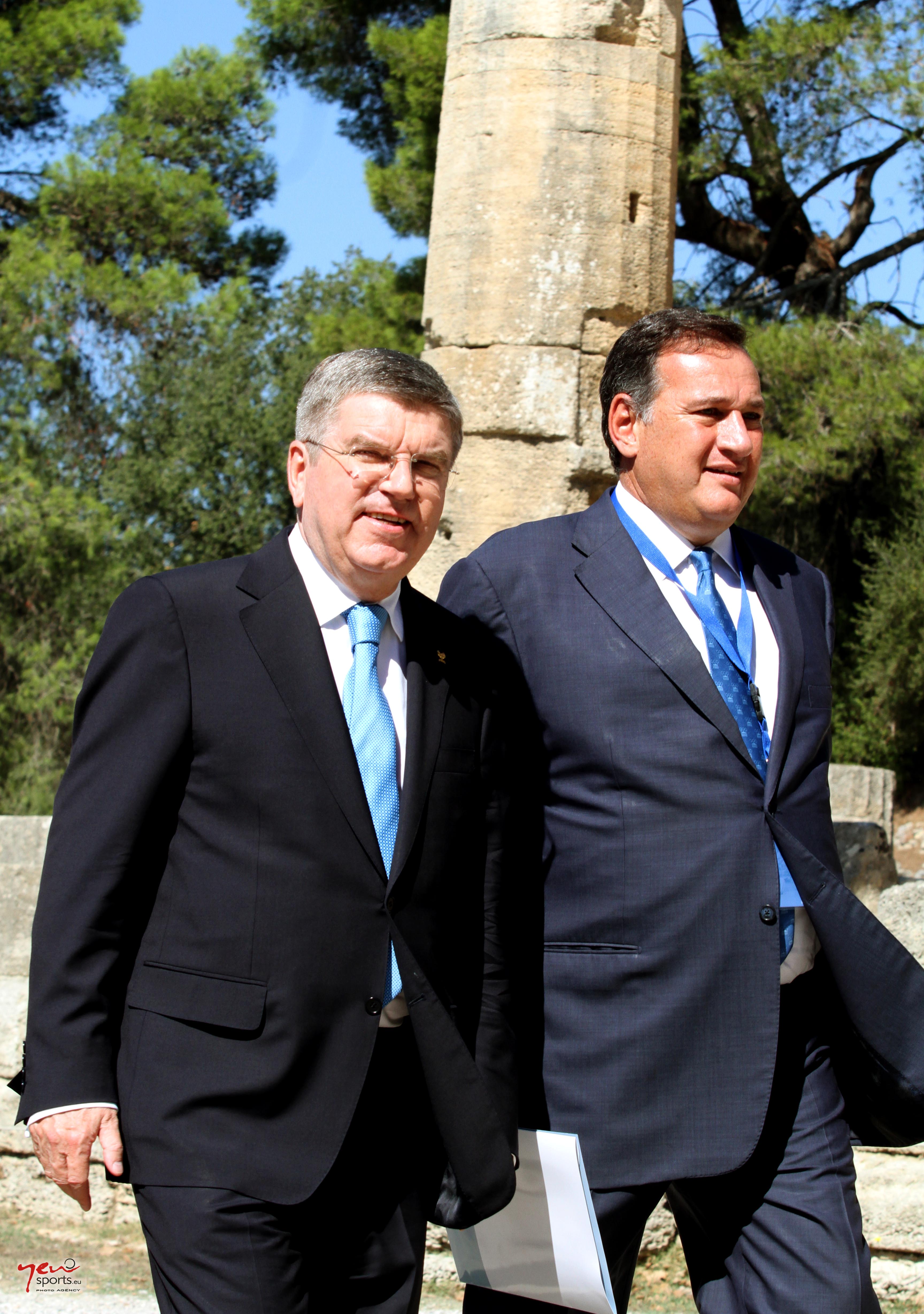 ΦΩΤΟ NEWSPORTS Ονέος πρόεδρος της ΔΟΕ, Τόμας Μπαχ, μαζί με τον Προέδρου της Ελληνικής Ολυμπιακής Επιτροπής, Σπύρο Καπράλο