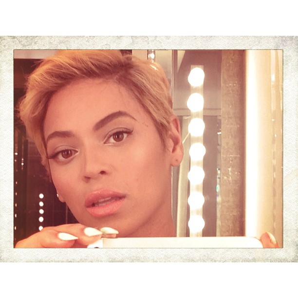 Η διάσημη τραγουδίστρια Beyonce “σοκάρει” τους φαν της με τη νέα της εμφάνιση