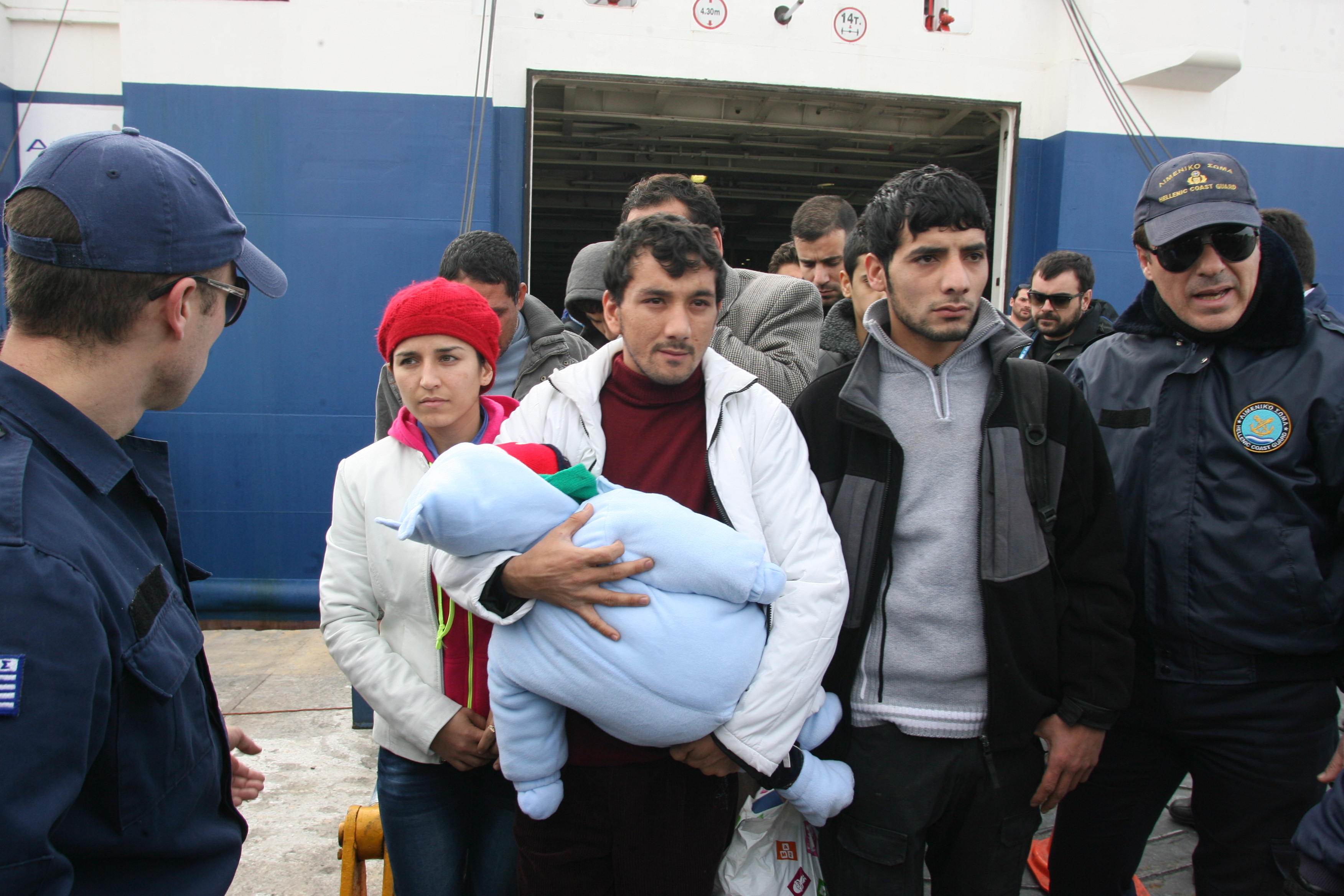 Πρόσφυγες από την Συρία και το Αφγανιστάν που βγήκαν ζωντανοί από τον εφιάλτη - ΦΩΤΟ EUROKINISSI