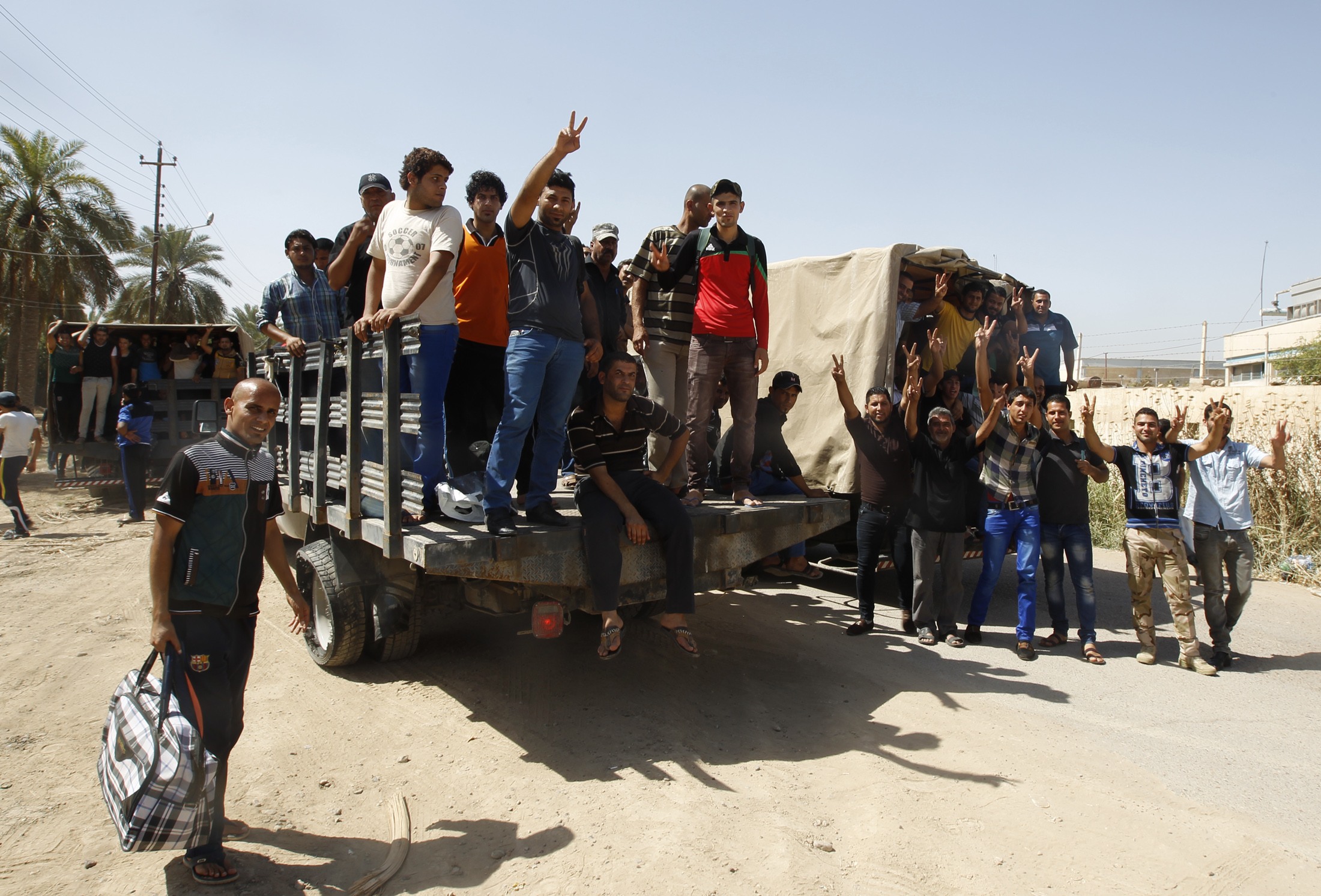 Φωτό - Reuters - Στο πλευρό του ιρακινού στρατού ενάντια στο ΙΚΙΛ οι εθελοντές