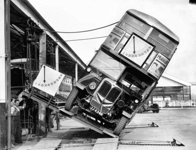Ετσι έφτιαχναν τα διώροφα λεωφορεία στο Λονδίνο το 1933
