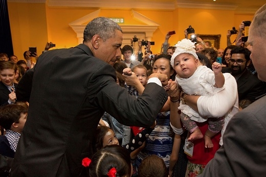 Ο πρόεδρος και ο μικρότερος... μποξερ! - Απρίλιος 2014