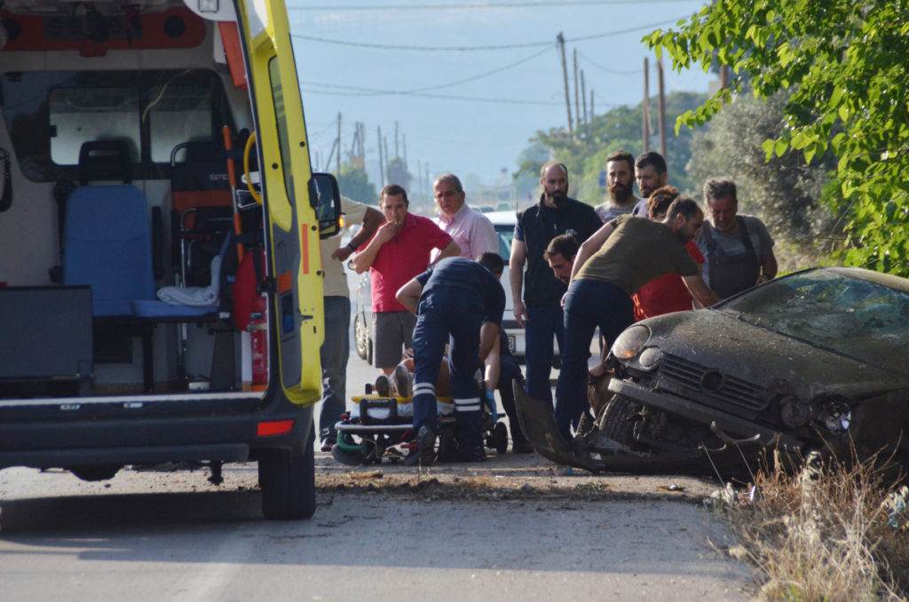 Ηράκλειο: Σοβαρό τροχαίο με εγκλωβισμό – Τρεις τραυματίες