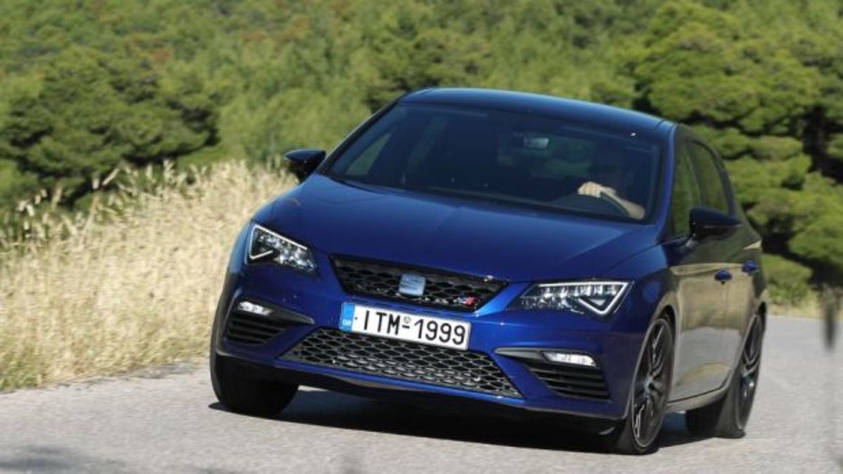 Δοκιμάζουμε το νέο SEAT Leon Cupra που τα έχει… 300! [pics]