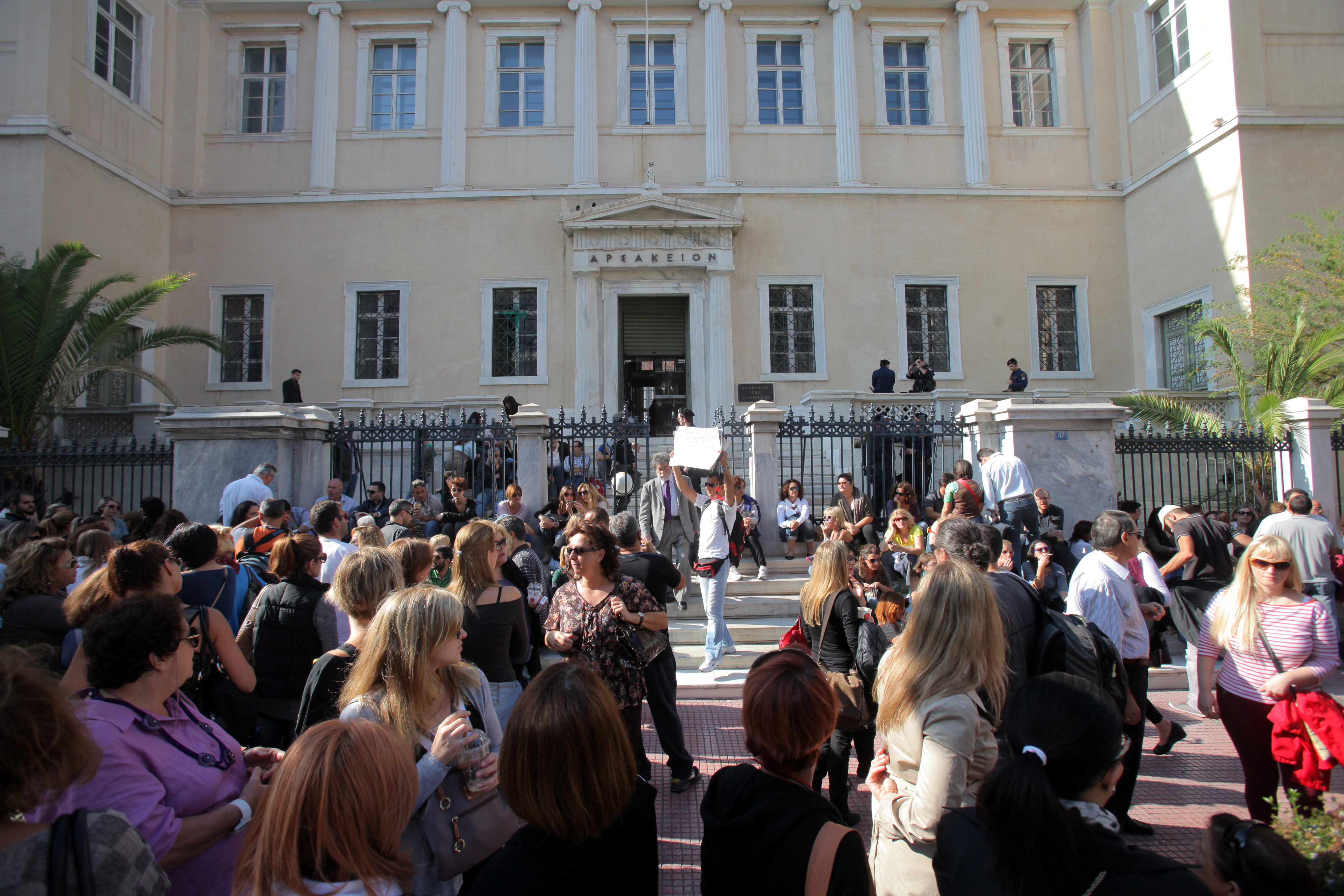 Δεκατρείς εβδομάδες μετά… – Προς εκτόνωση η ένταση στα ΑΕΙ; Η Σύγκλητος του Πανεπιστημίου Αθηνών είδε με καλό μάτι τις προτάσεις Αρβανιτόπουλου