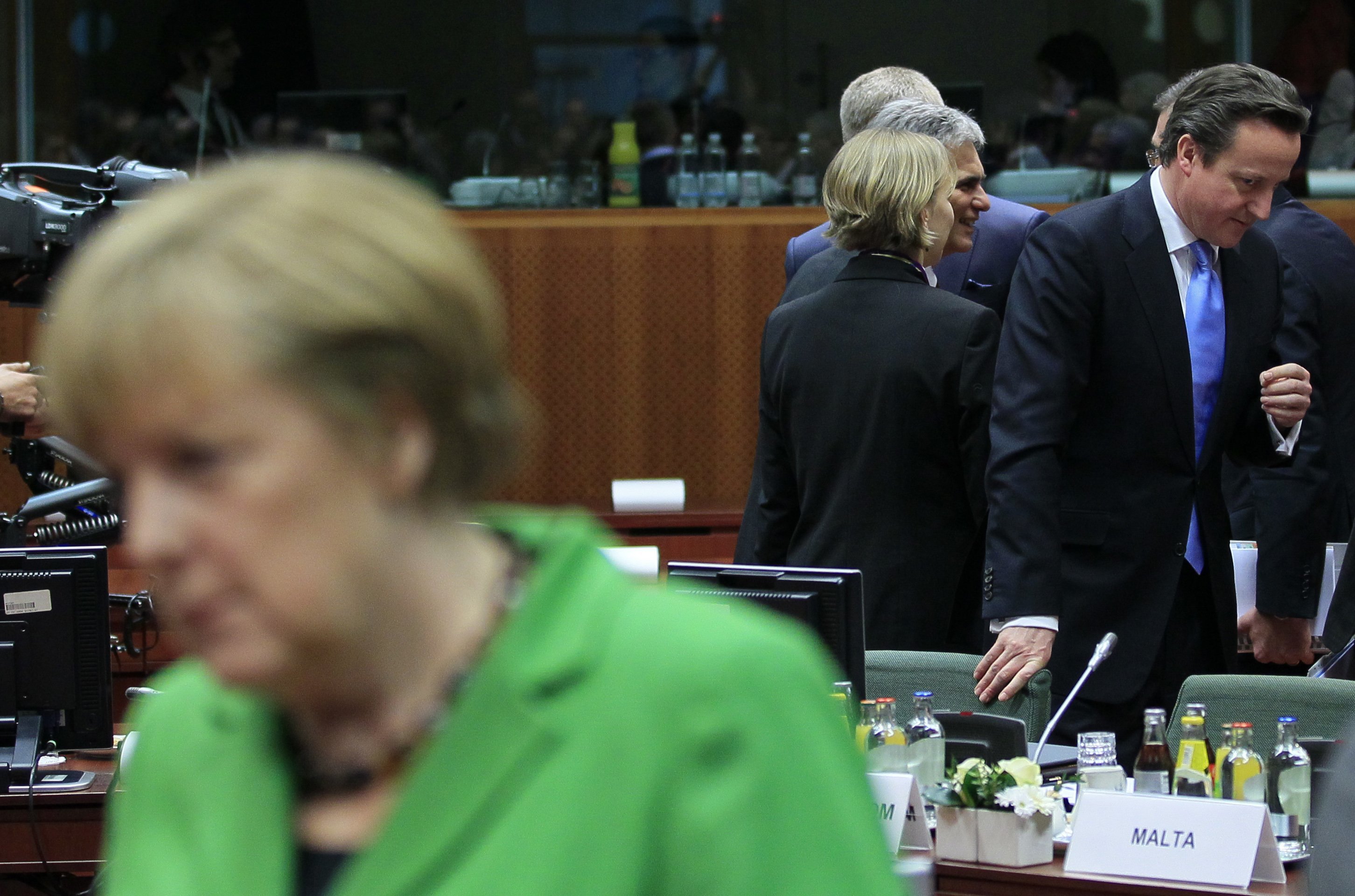 Κάμερον: Θα απαιτήσει αυτονομία από την Μέρκελ και την ΕΕ