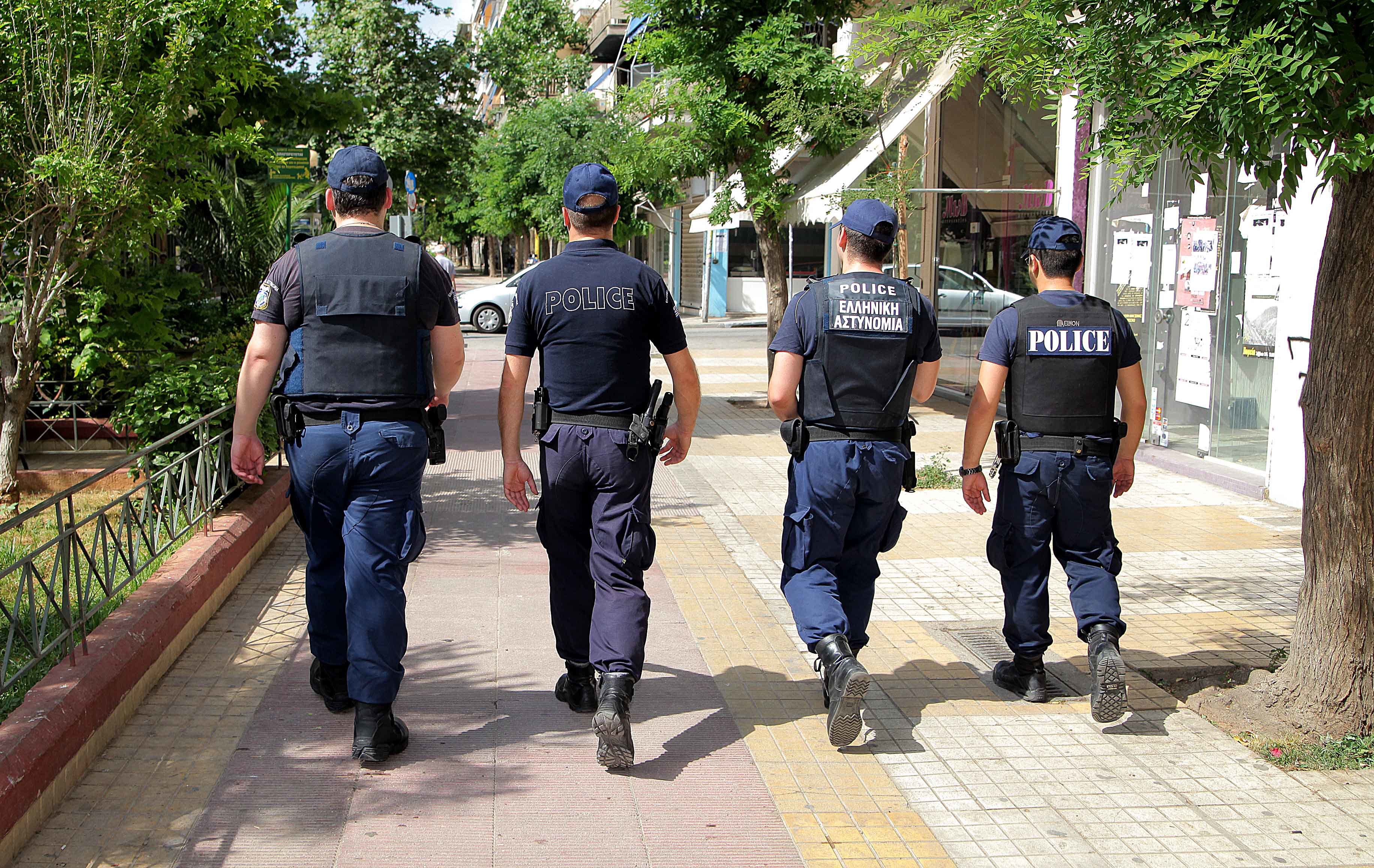 Αστυνομικοί μετέτρεψαν σε κόλαση την επίσκεψη 35χρονου στο αστυνομικό τμήμα Αττικής