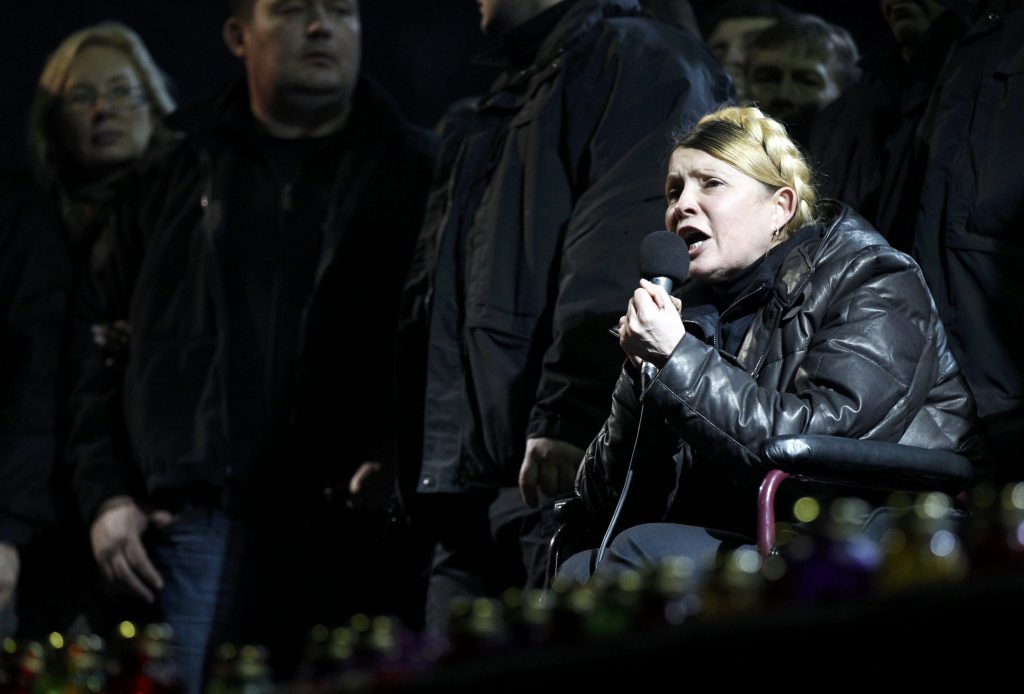 Ηγετική εμφάνιση Τιμοσένκο στην πλατεία Ανεξαρτησίας: “Συνεχίστε τις κινητοποιήσεις!” – Ο Γιανουκόβιτς προσπάθησε να διαφύγει στη Ρωσία