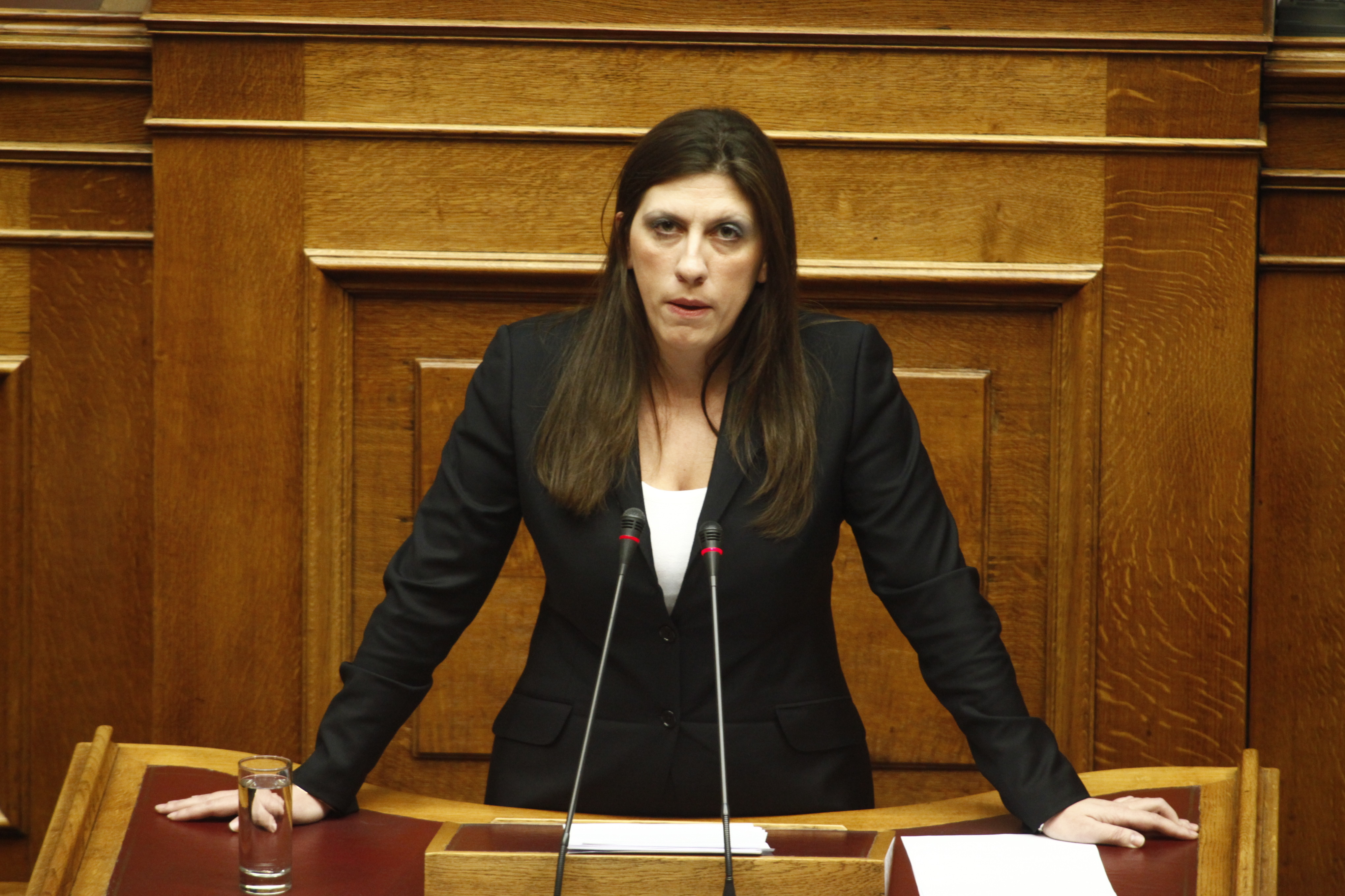 Το έλα να δεις στην Βουλή! Όλοι εναντίον της Ζωής Κωνσταντοπούλου! Αθανασίου: “Η βοήθεια, που ζητήσατε, είναι σαν αυτή που ζητήσατε έξω από την ΕΡΤ;”