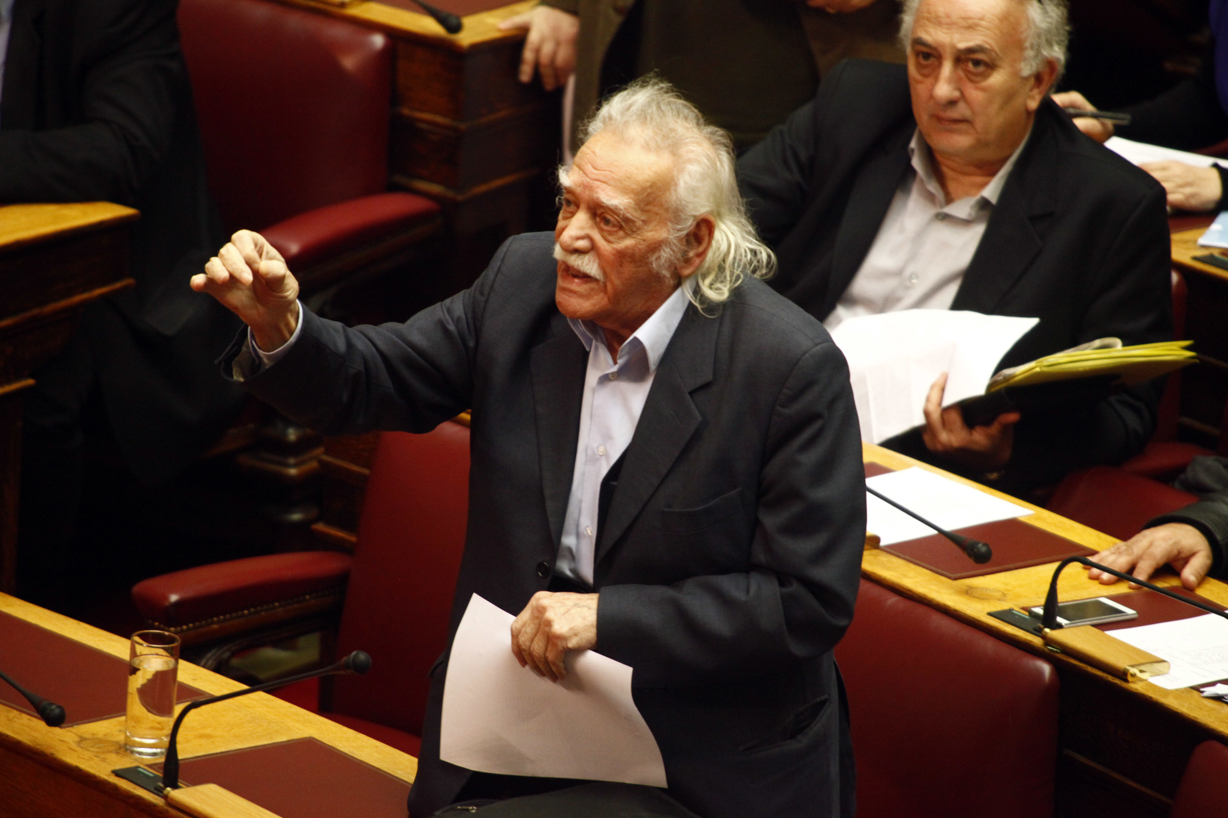 Βόμβα Γλέζου: Δεν αποκλείω ενδεχόμενο συγκυβέρνησης του ΣΥΡΙΖΑ με τη ΝΔ