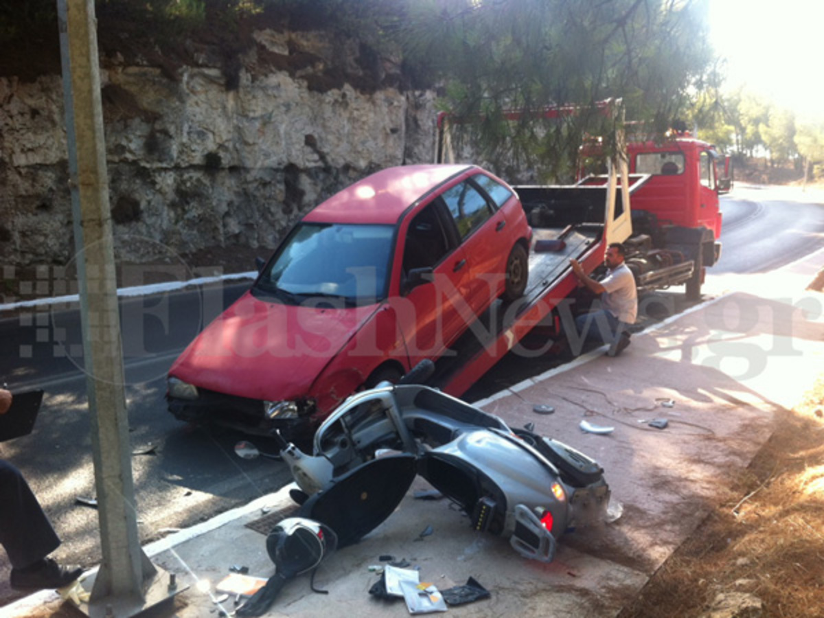 Χανιά: Μετωπική σύγκρουση αυτοκινήτου με μηχανάκι – Δείτε το βίντεο!