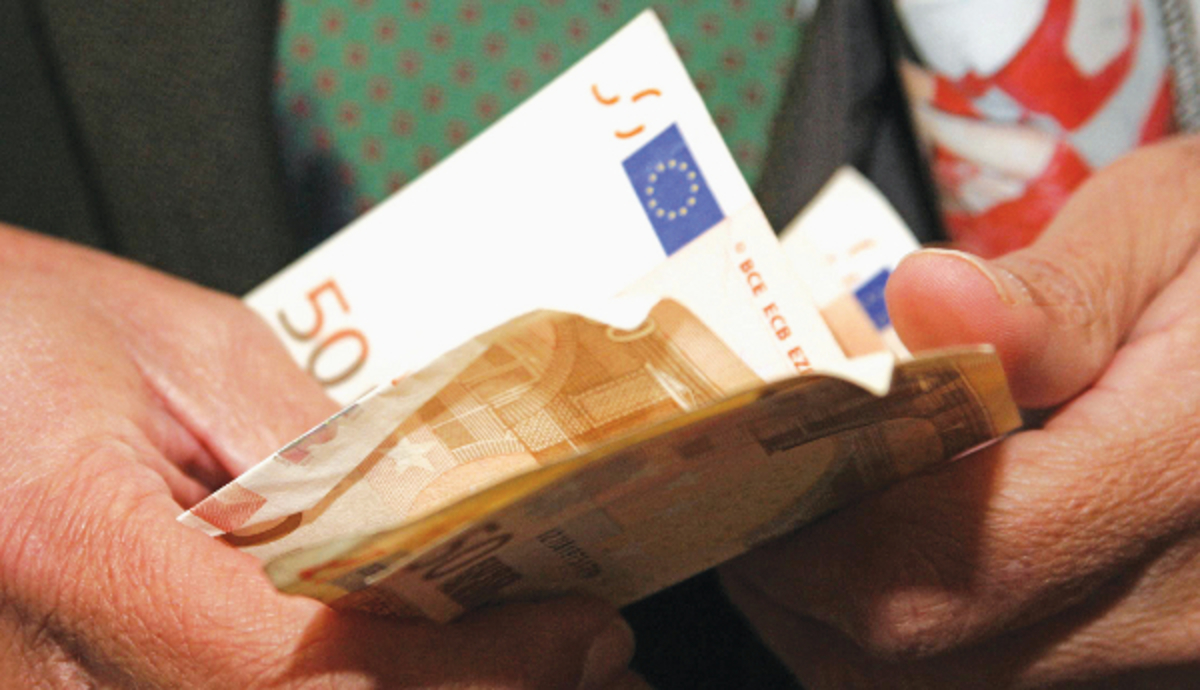 Εξόφληση χρεών προς εφορία και ταμεία σε 8 χρόνια με ελάχιστη μηνιαία δόση 50€