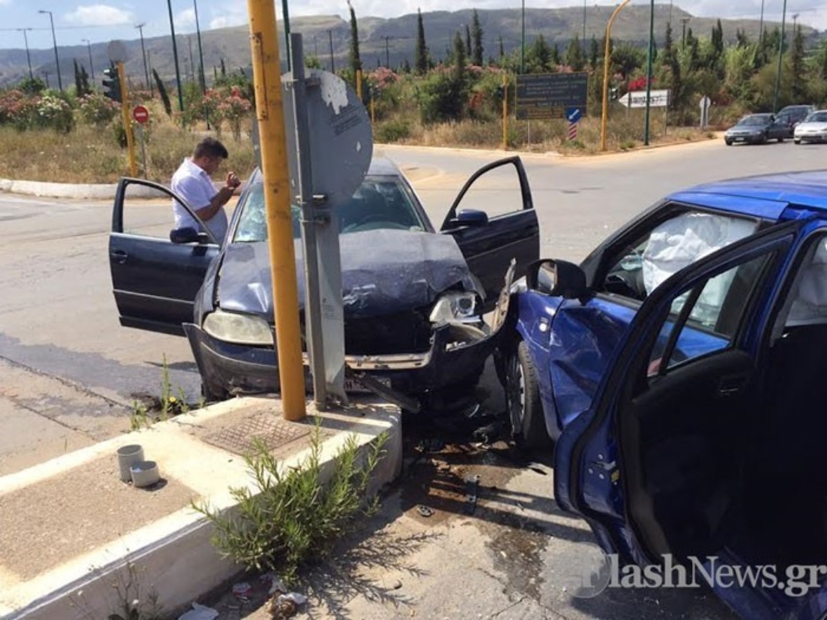 Χανιά: Τραυματίστηκε έγκυος σε τροχαίο ατύχημα – Δείτε το σημείο της σύγκρουσης των δύο αυτοκινήτων (Φωτό)!