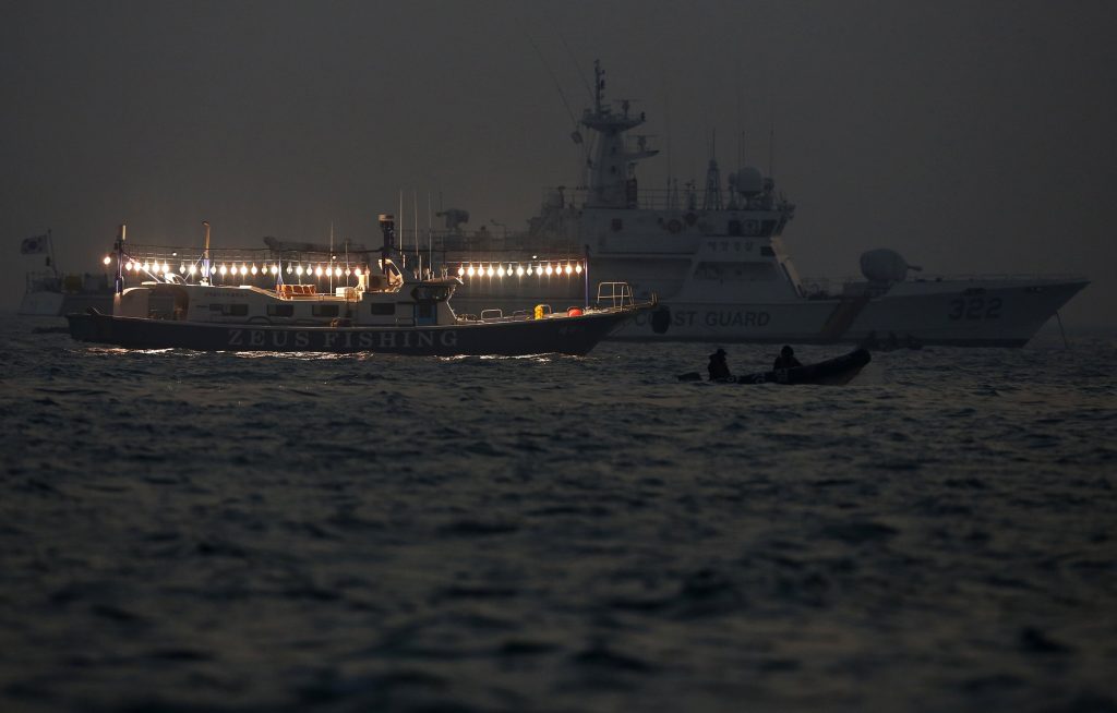Πάνω από 120 σοροί έχουν ανασυρθεί από το νοτιοκορεατικό πλοίο