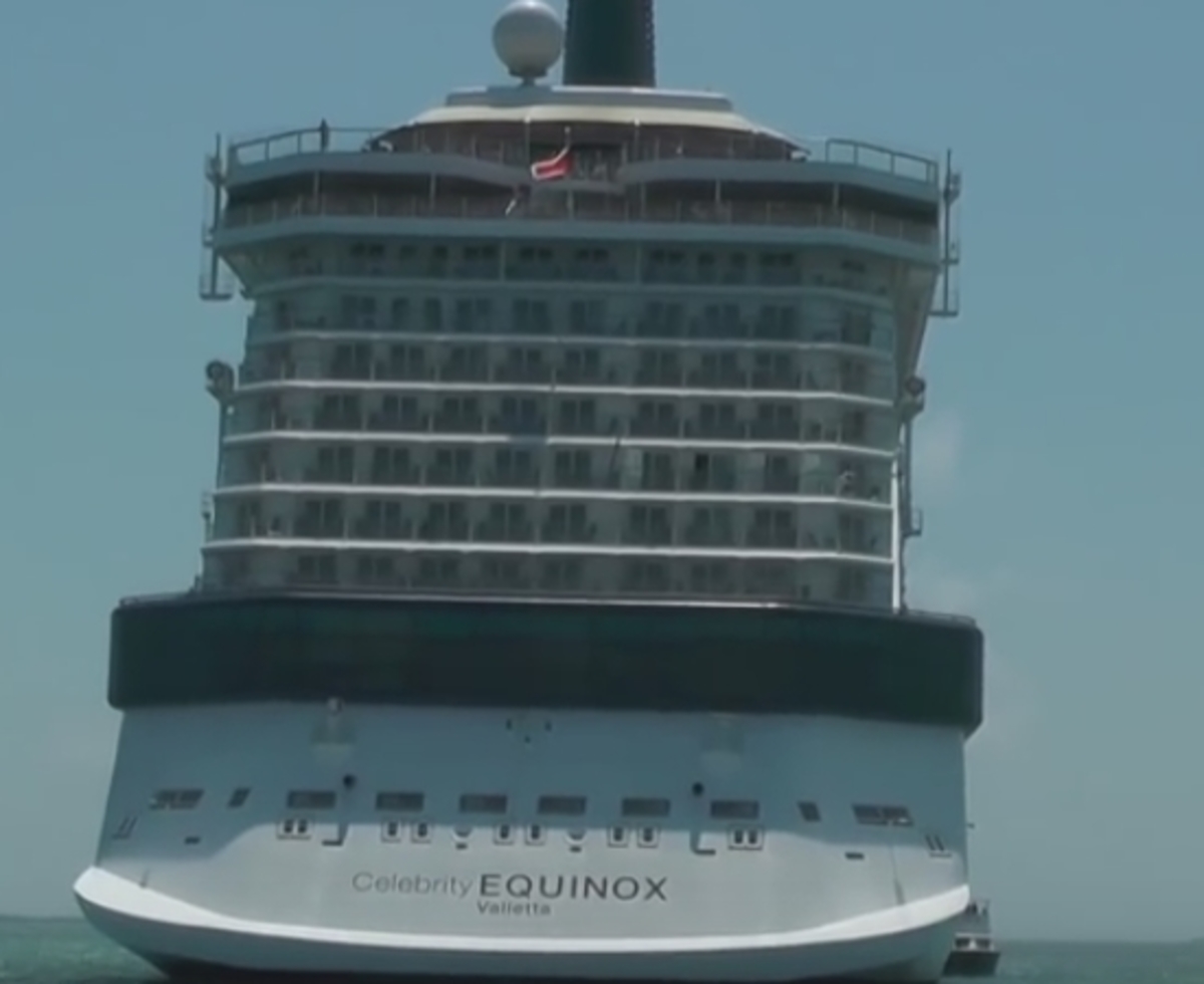 Χανιά: Η gay κρουαζιέρα της χρονιάς – Έδεσε το Celebrity Equinox με 2.700 τουρίστες (Βίντεο)!