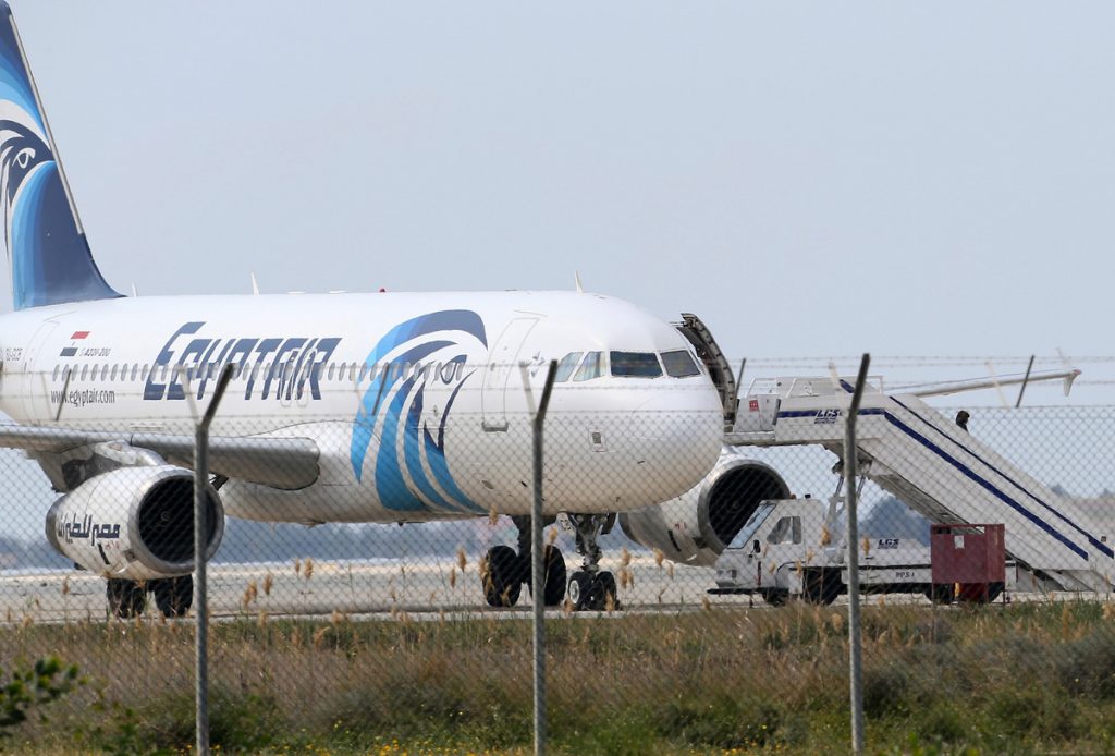 EgyptAir: Δεν υπάρχουν στοιχεία για τα αίτια, λένε οι Γάλλοι