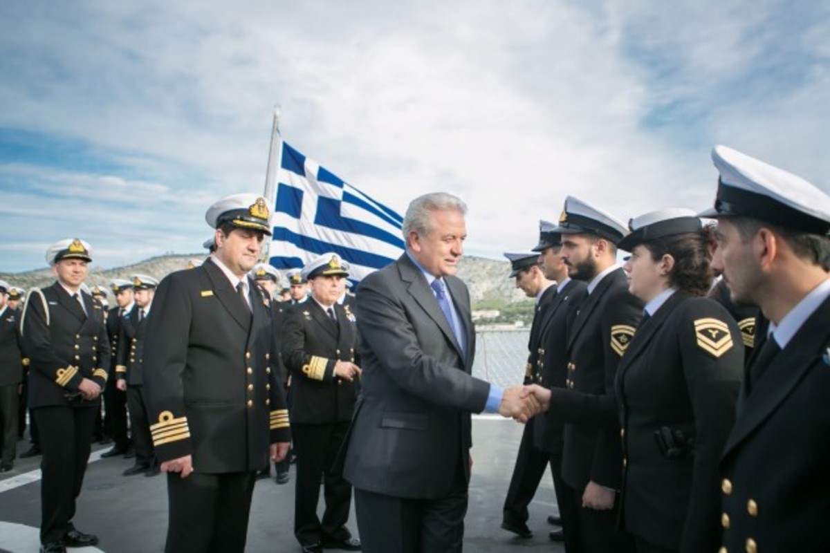 Θα κάνει κρίσεις Αρχηγών πριν φύγει ο Αβραμόπουλος;