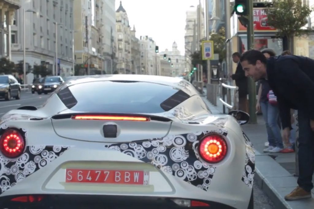 VIDEO: Ο Μαρκ Ζενέ στην Μαδρίτη με την Alfa Romeo 4C