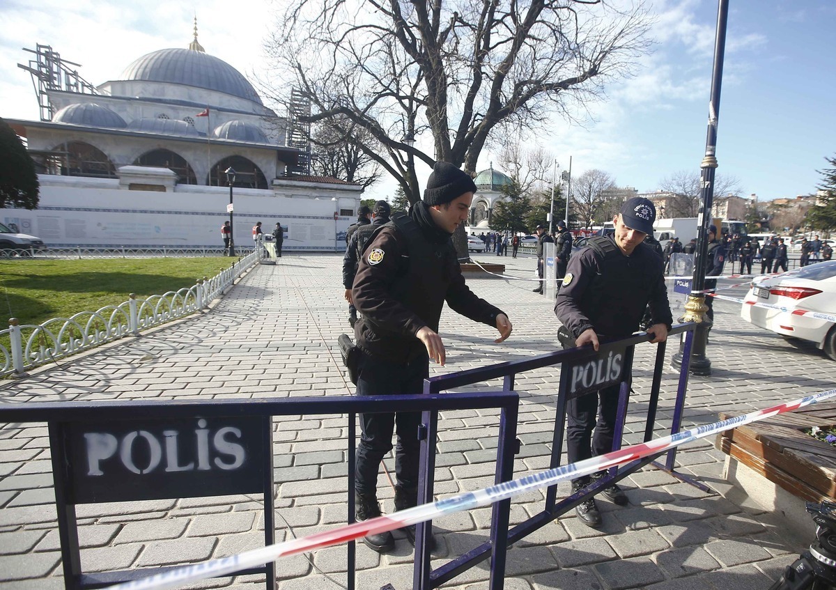 Κωνσταντινούπολη – ΥΠΕΞ: Καμία πληροφορία για Έλληνες τουρίστες μεταξύ των θυμάτων