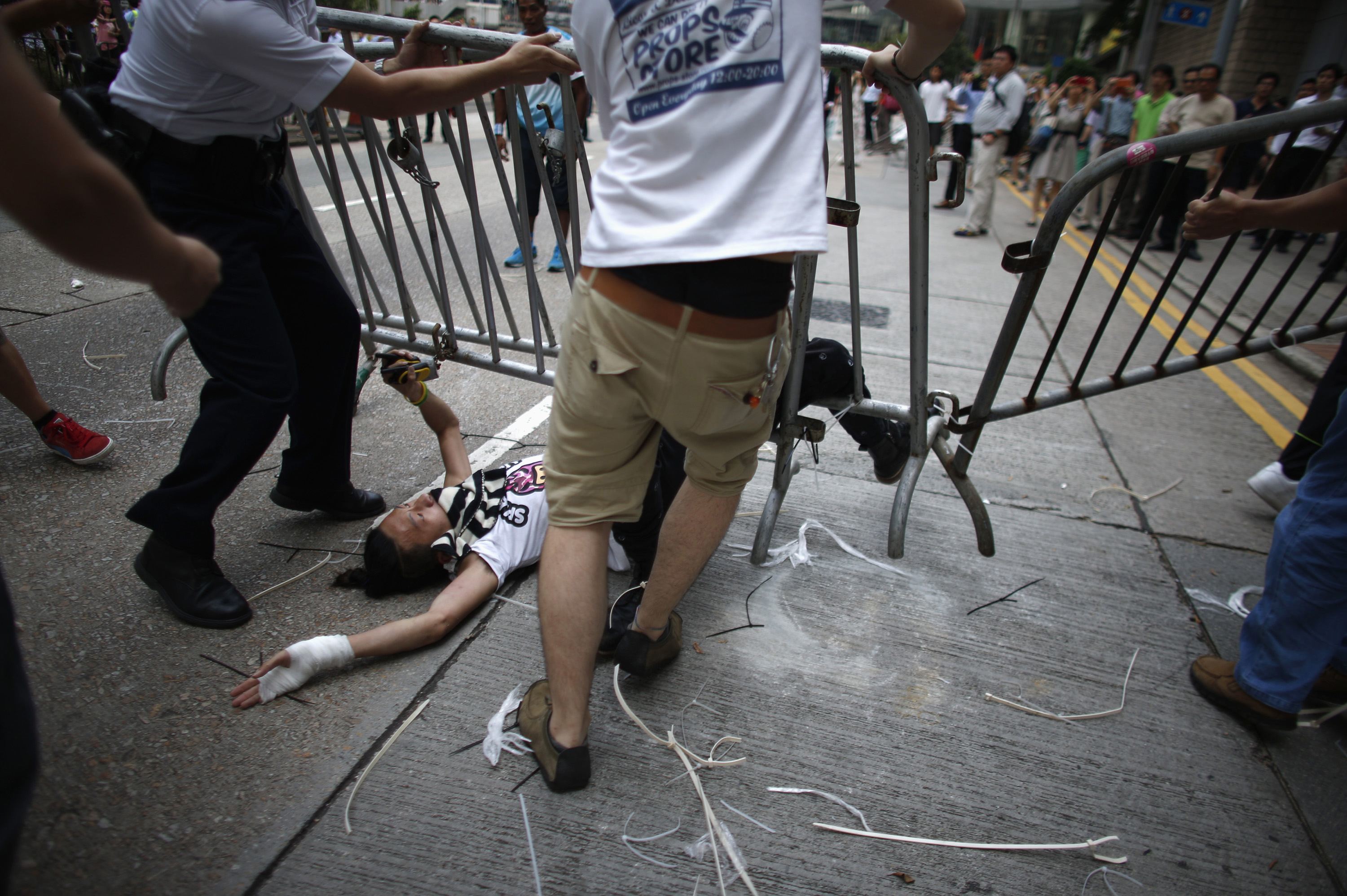 “Αγανακτισμένοι” πολίτες έναντίον διαδηλωτών στο Χόνγκ Κόνγκ