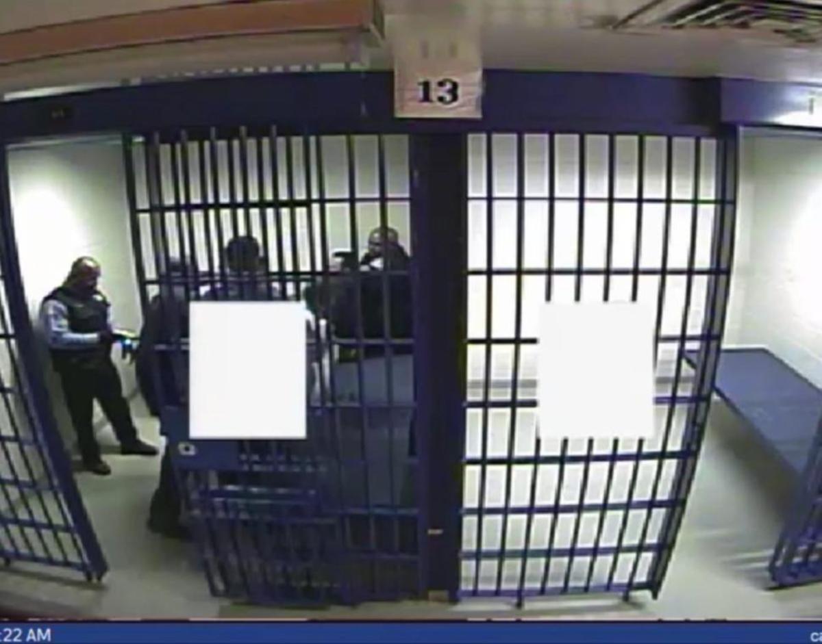 Βίντεο σοκ! Αστυνομικοί χτυπούν Αφροαμερικανό στο κελί – Πέθανε στο νοσοκομείο
