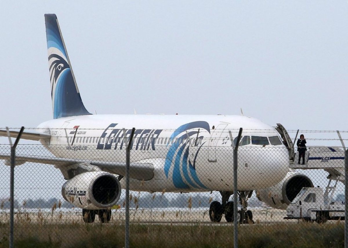 EgyptAir – Συντετριμμένη η γυναίκα που βοήθησε γονείς με 5 παιδιά να μπουν στην πτήση