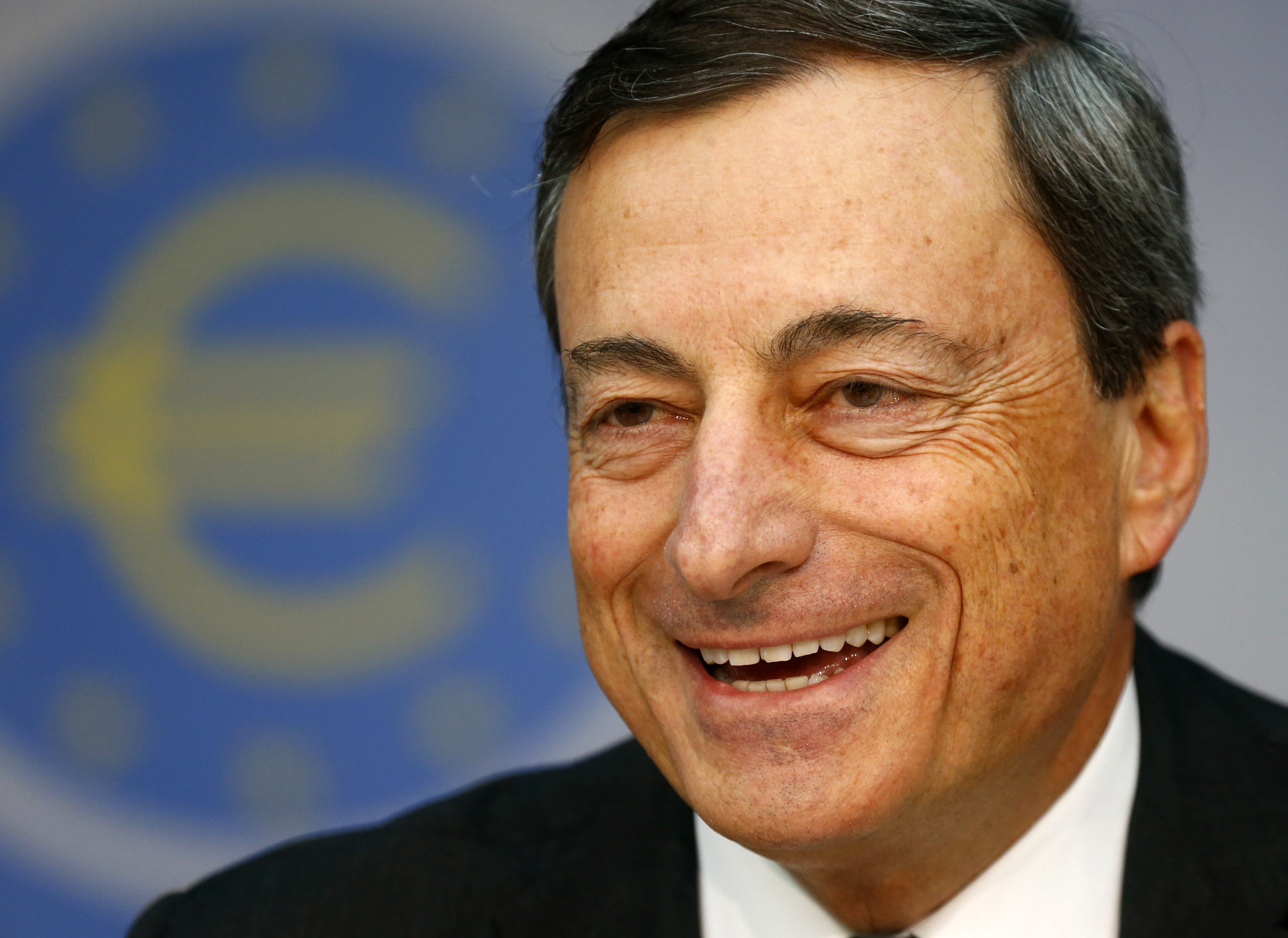 Ντράγκι: 0,50% ή χαμηλότερο το επιτόκιο της ΕΚΤ μέχρι το 2014
