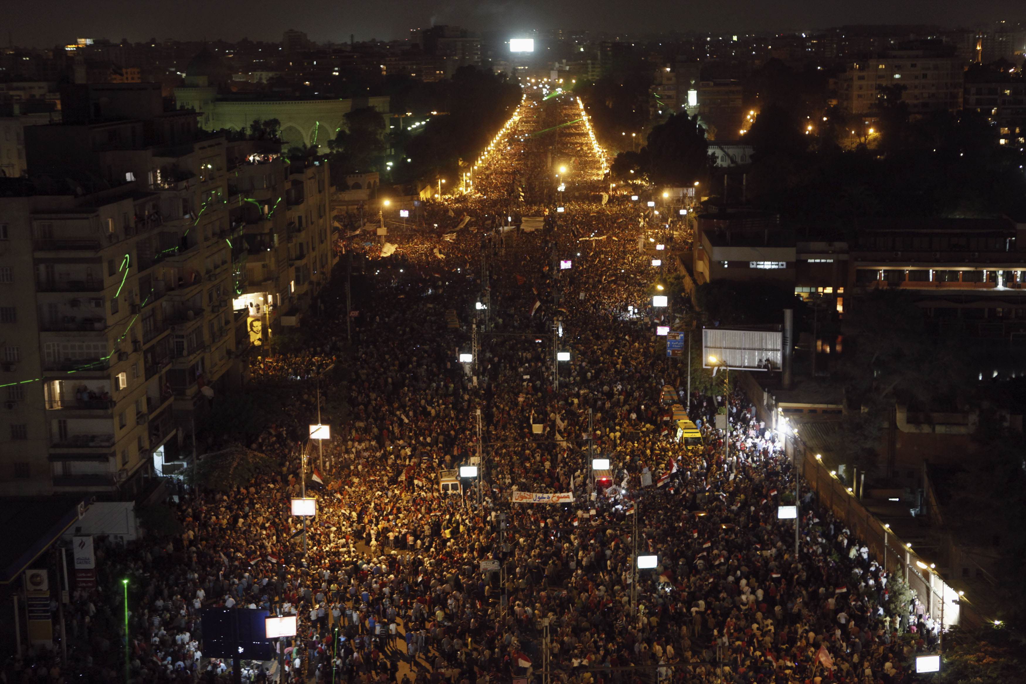 Αίγυπτος: Ούτε καρφίτσα δεν πέφτει στην Ταχρίρ – Συγκλονιστικές ΦΩΤΟ