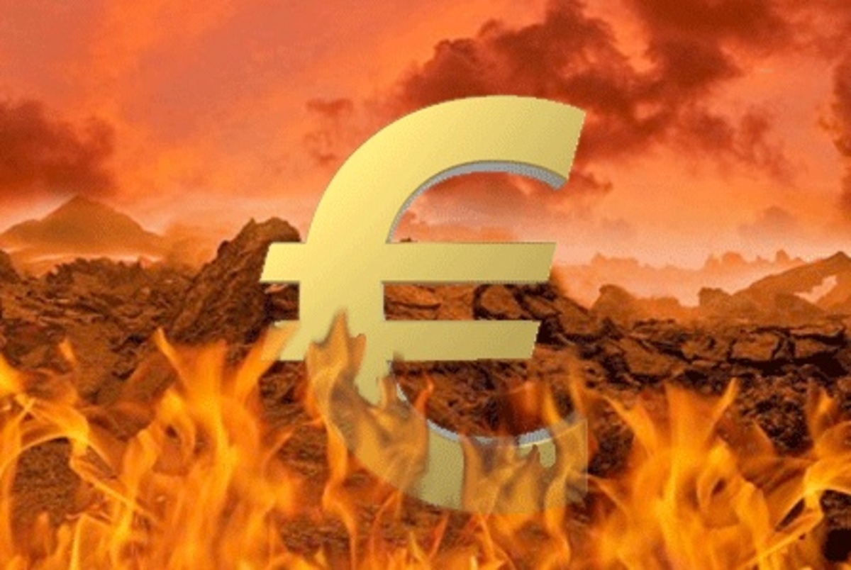Καταρρέει το ευρώ – Αρνητικό ρεκόρ από την κορύφωση της κρίσης