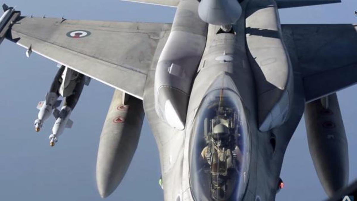 Σπάνια πλάνα απο εναέριο ανεφοδιασμό F-16 [vid]