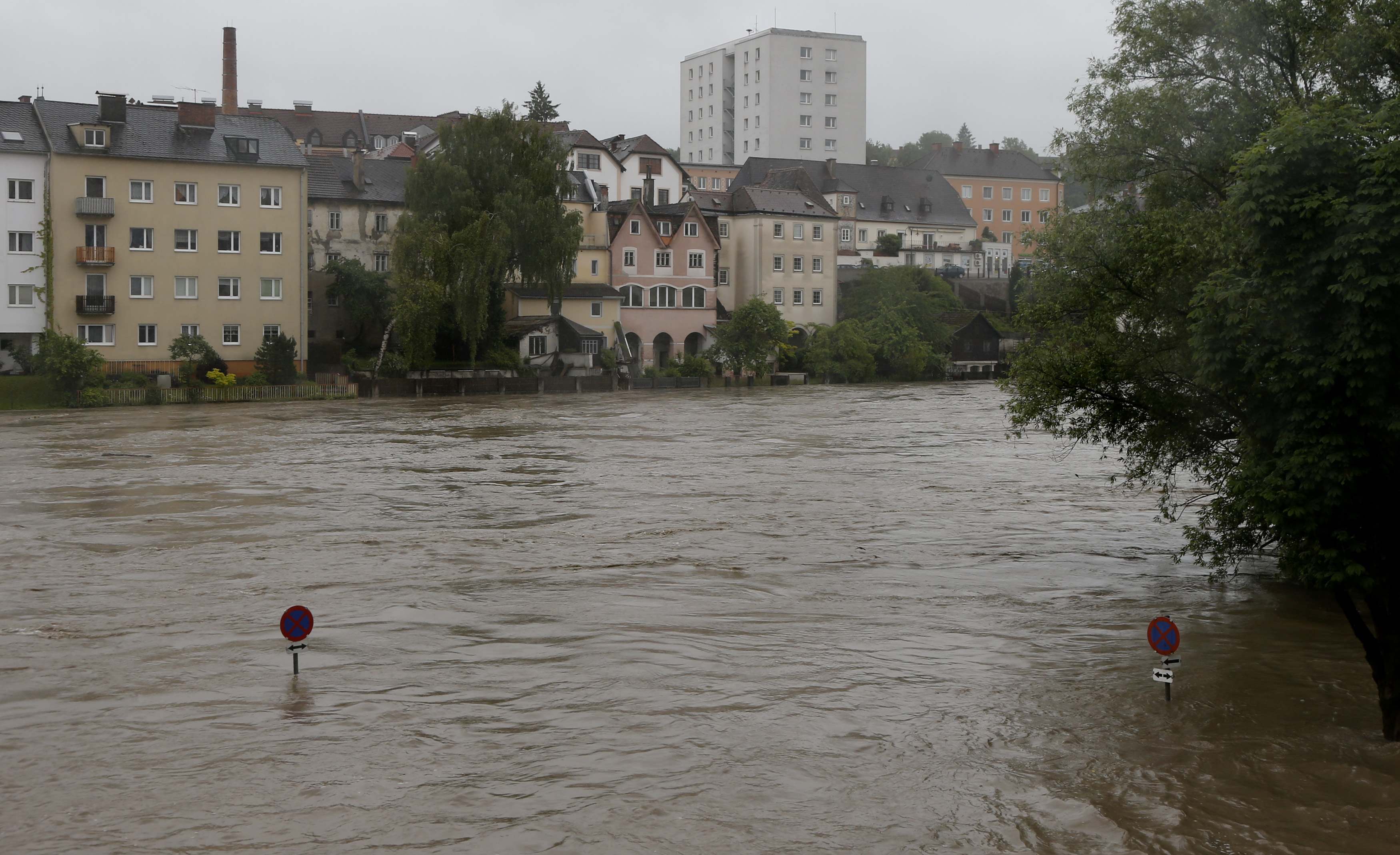 Σε κατάσταση έκτακτης ανάγκης Γερμανία, Αυστρία και Τσεχία από τις πλημμύρες – Δυο νεκροί και δεκάδες αγνοούμενοι