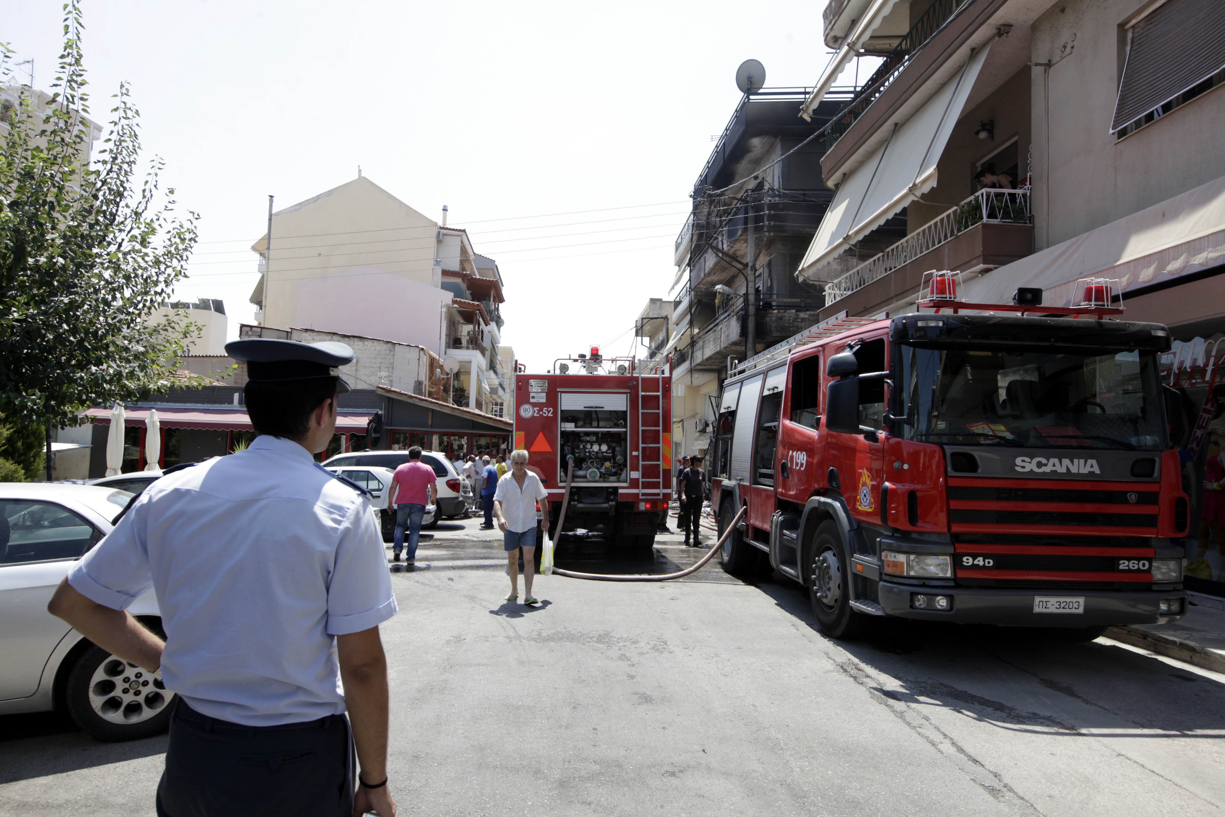 Έσβησε η φωτιά που ξέσπασε σε αποθήκη με ηλεκτρικά στο Γέρακα