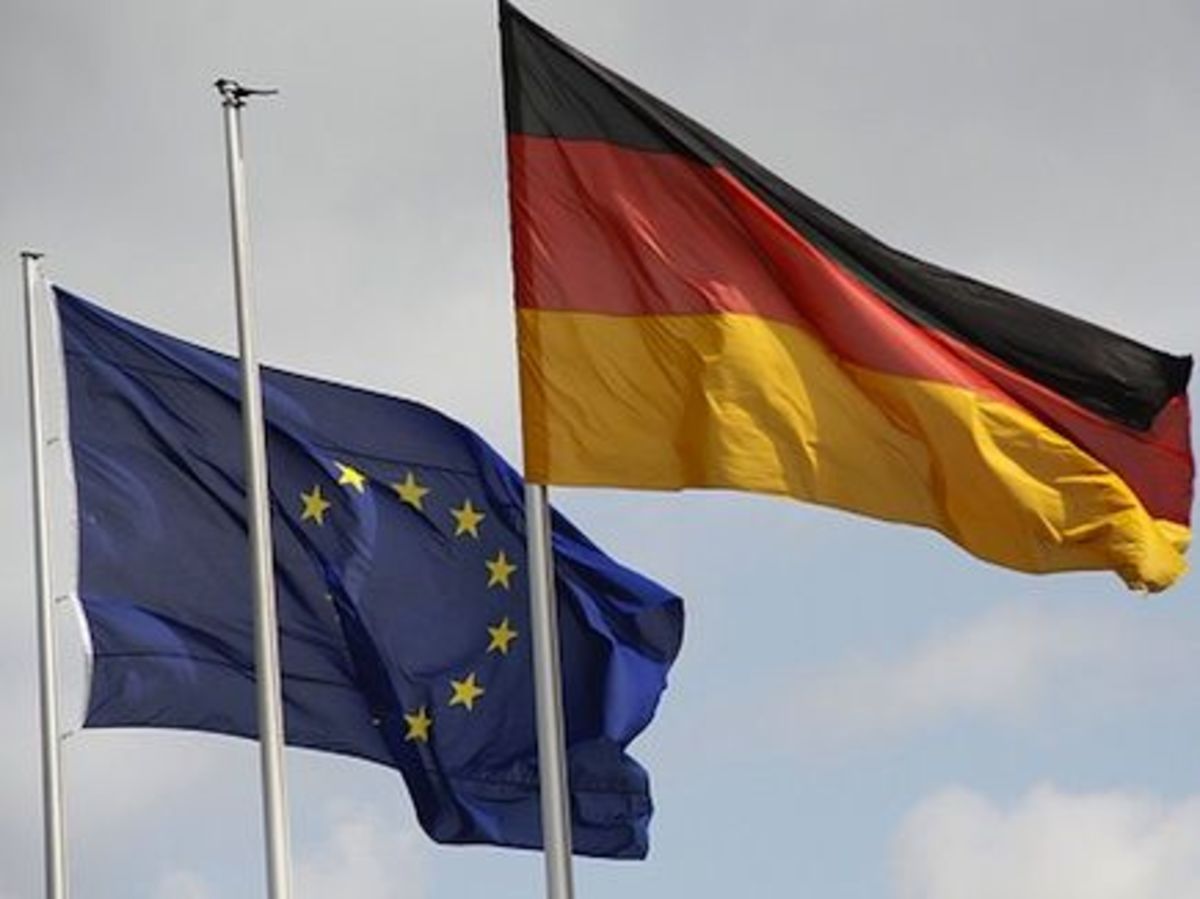 Ευρωομόλογα ή να φύγει από το ευρώ η Γερμανία