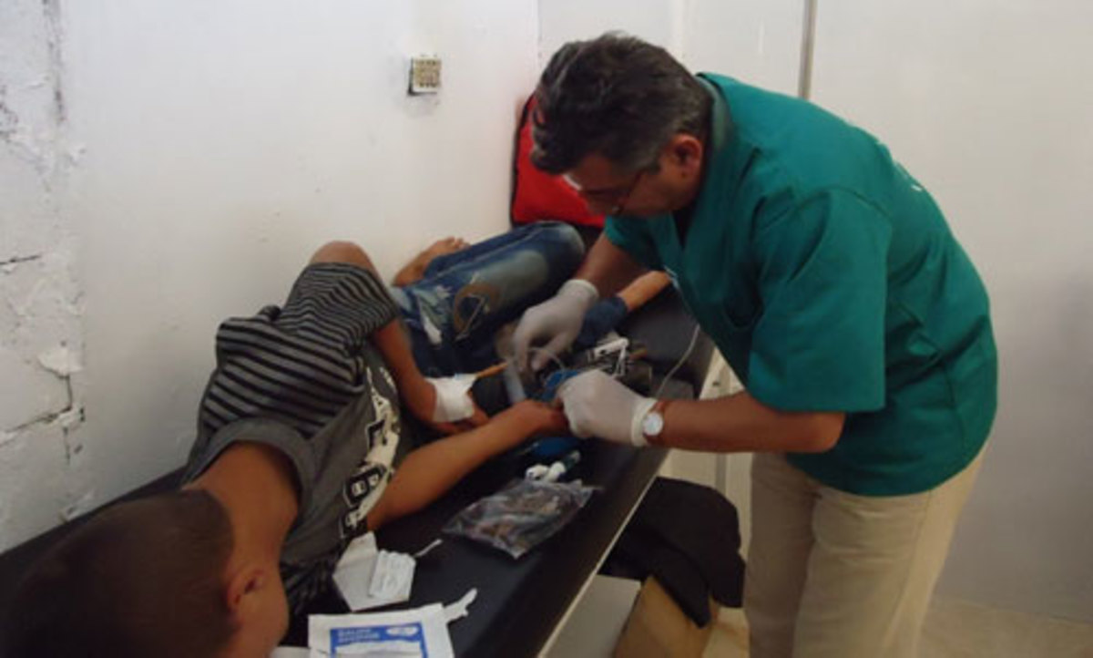 “1200 δολάρια παίρνουν οι “αντικαθεστωτικοί” στη Συρία” – Έλληνας γιατρός αποκαλύπτει