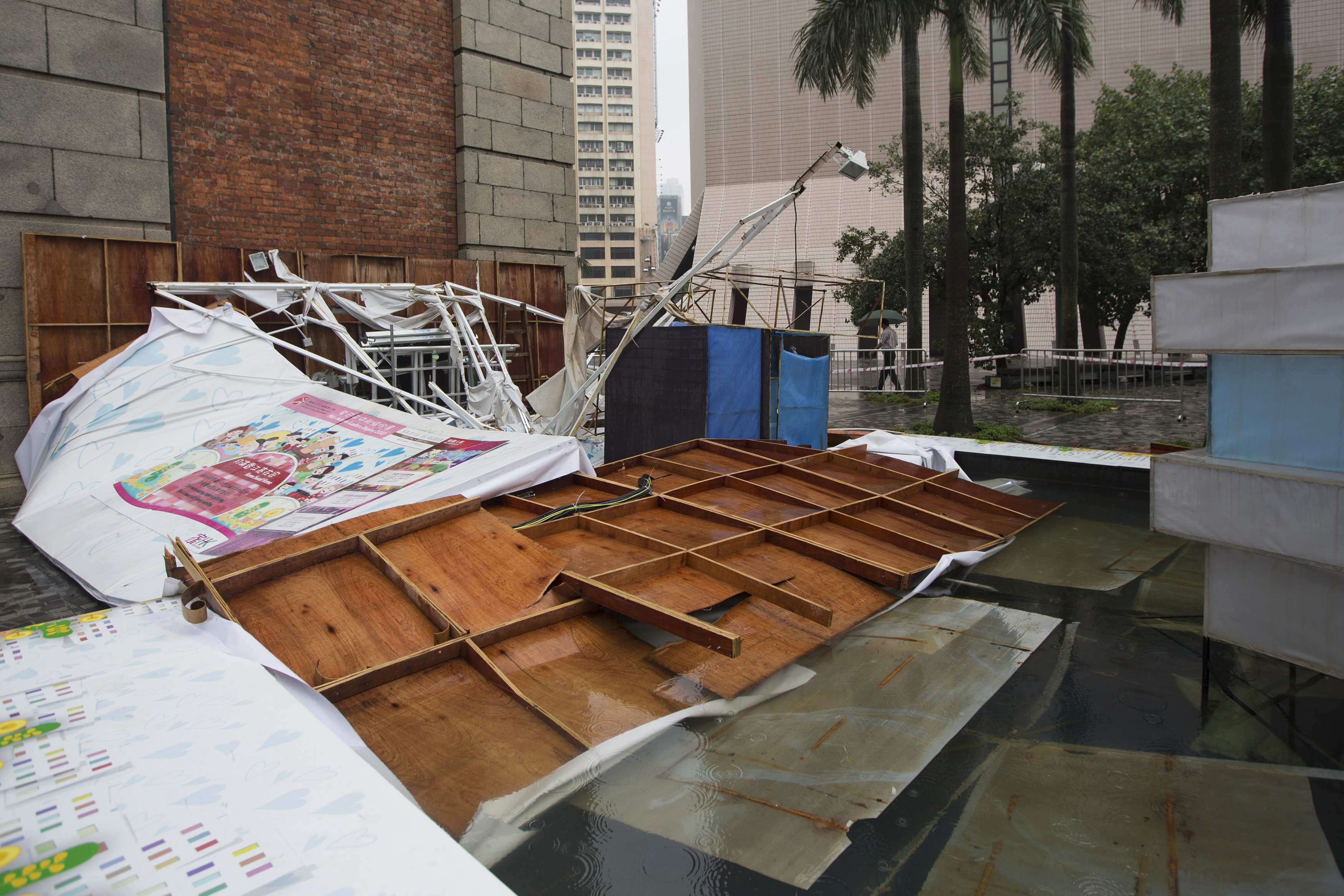 Είκοσι νεκροί από τυφώνα στο Χονγκ Κονγκ