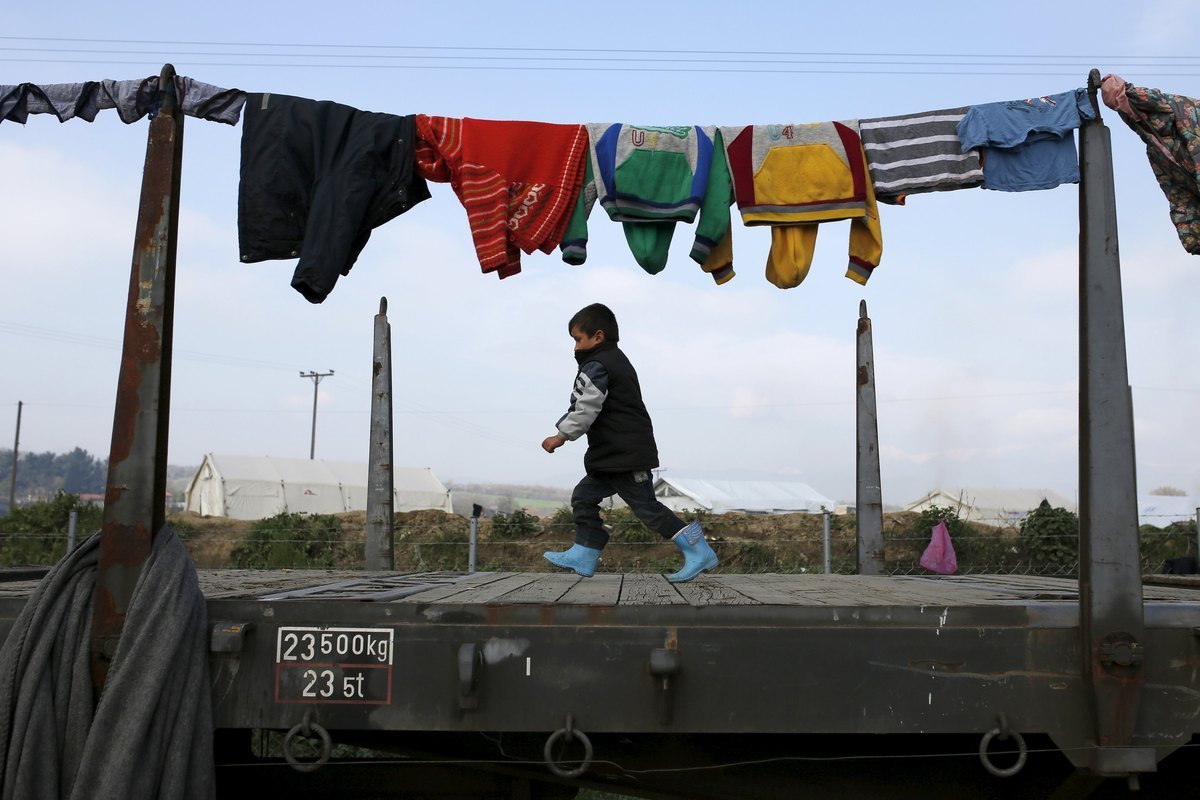 Ειδομένη: “Κάποιοι μας είπαν πως τα σύνορα είναι ανοιχτά προς την Αλβανία” – Σύγχυση στους πρόσφυγες