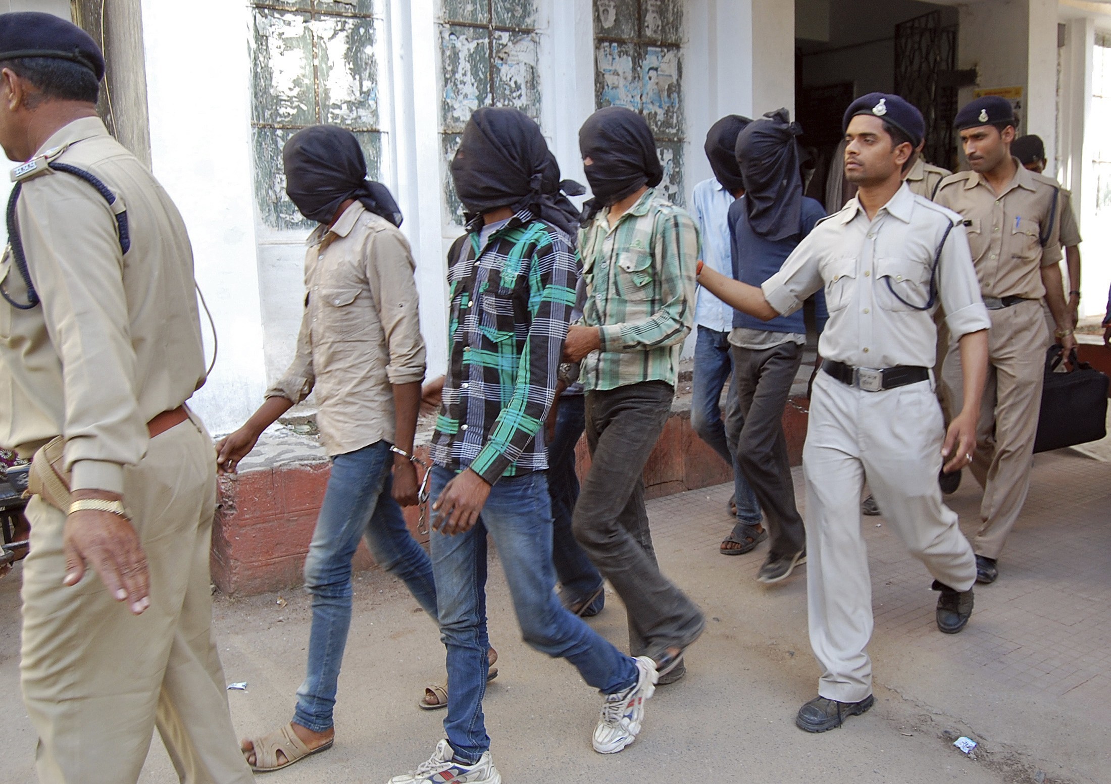 Ινδία: Ξεκίνησε η δίκη των 6 κατηγορουμένων για τον ομαδικό βιασμό της ελβετίδας τουρίστριας