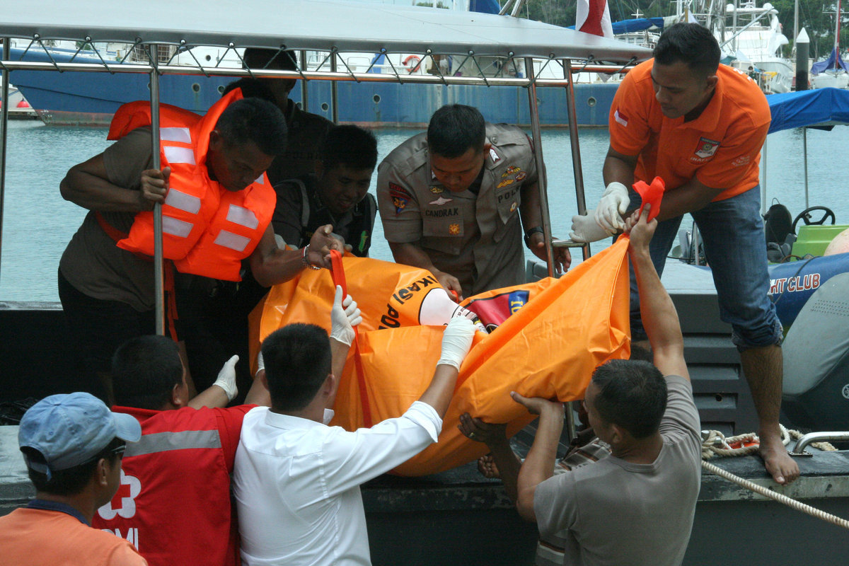 Στους 54 οι νεκροί από ναυάγιο στην Ινδονησία
