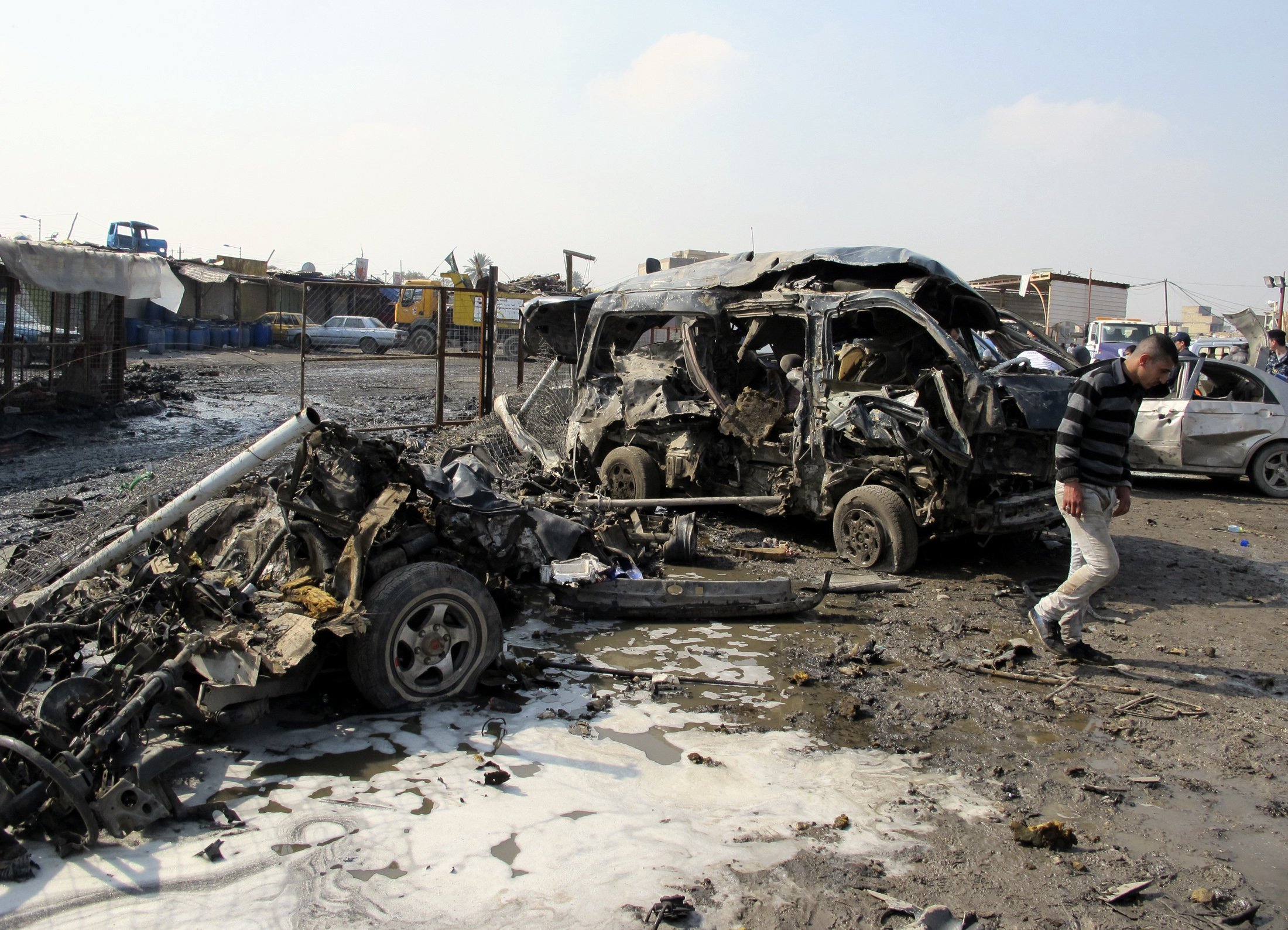 12 νεκροί από δυο εκρήξεις στη Βαγδάτη
