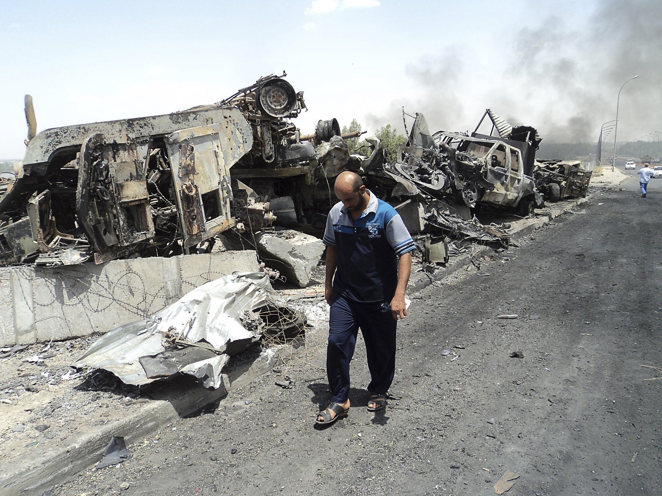 Ιράκ: 12 νεκροί από επιθέσεις – Αεροπορικές επιδρομές ζητά ο κυβερνήτης της Μοσούλης