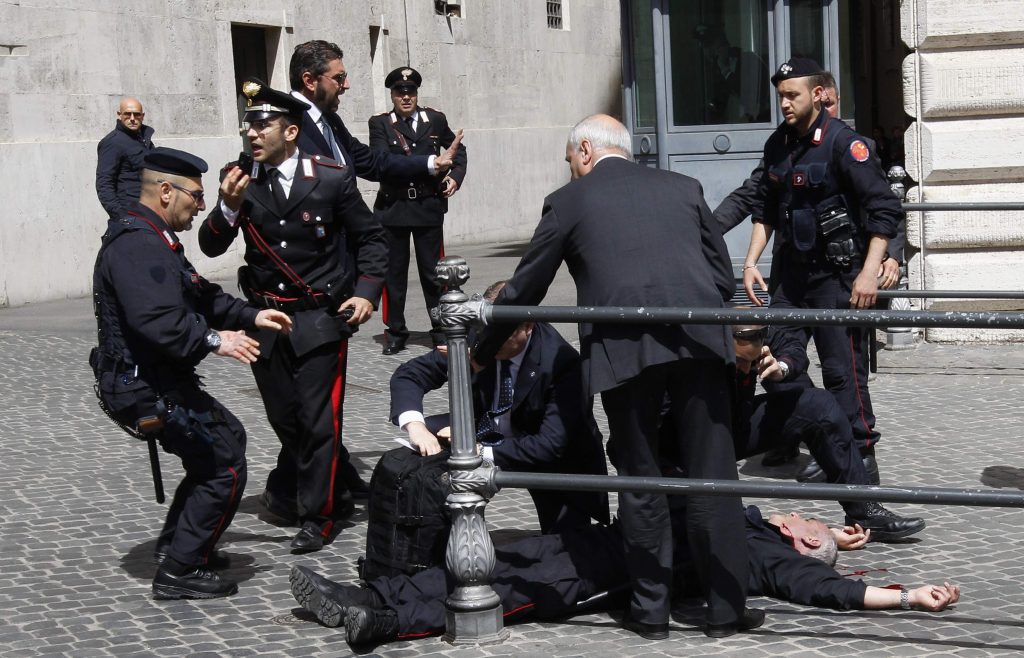Ιταλία: Σοβαρά τραυματισμένος στη σπονδυλική στήλη ο ένας αστυνομικός