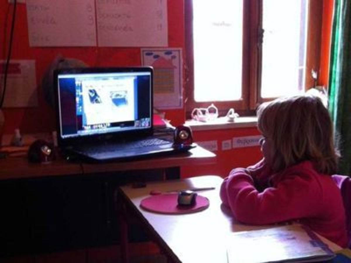 Μόνη της σε ένα ολόκληρο σχολείο – Συγκινητικό βίντεο με τη μοναδική μαθήτρια της Γαύδου